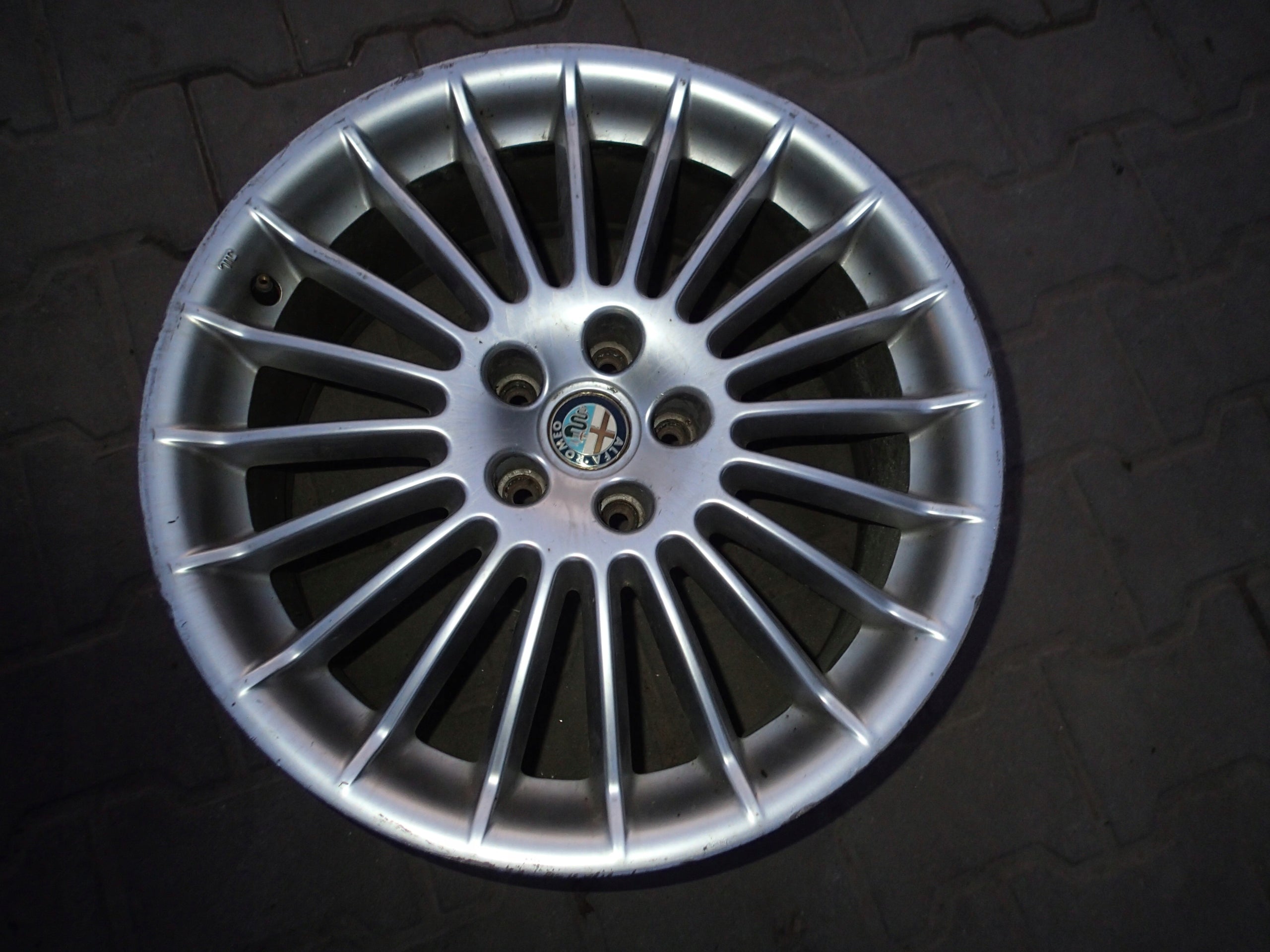 1x Alu Felge Alfa Romeo Alfa 75 Aluminum rim 18 Zoll 8.0J 5x108 36ET