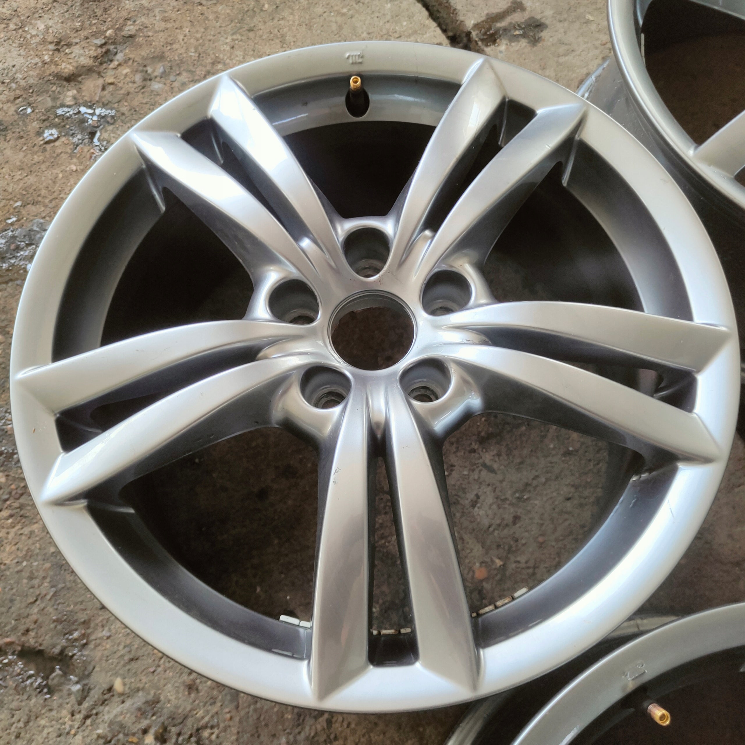 Alu Felge Alfa Romeo 156 Aluminum rim 17 Zoll 7.5J 5x110 41ET 156081119