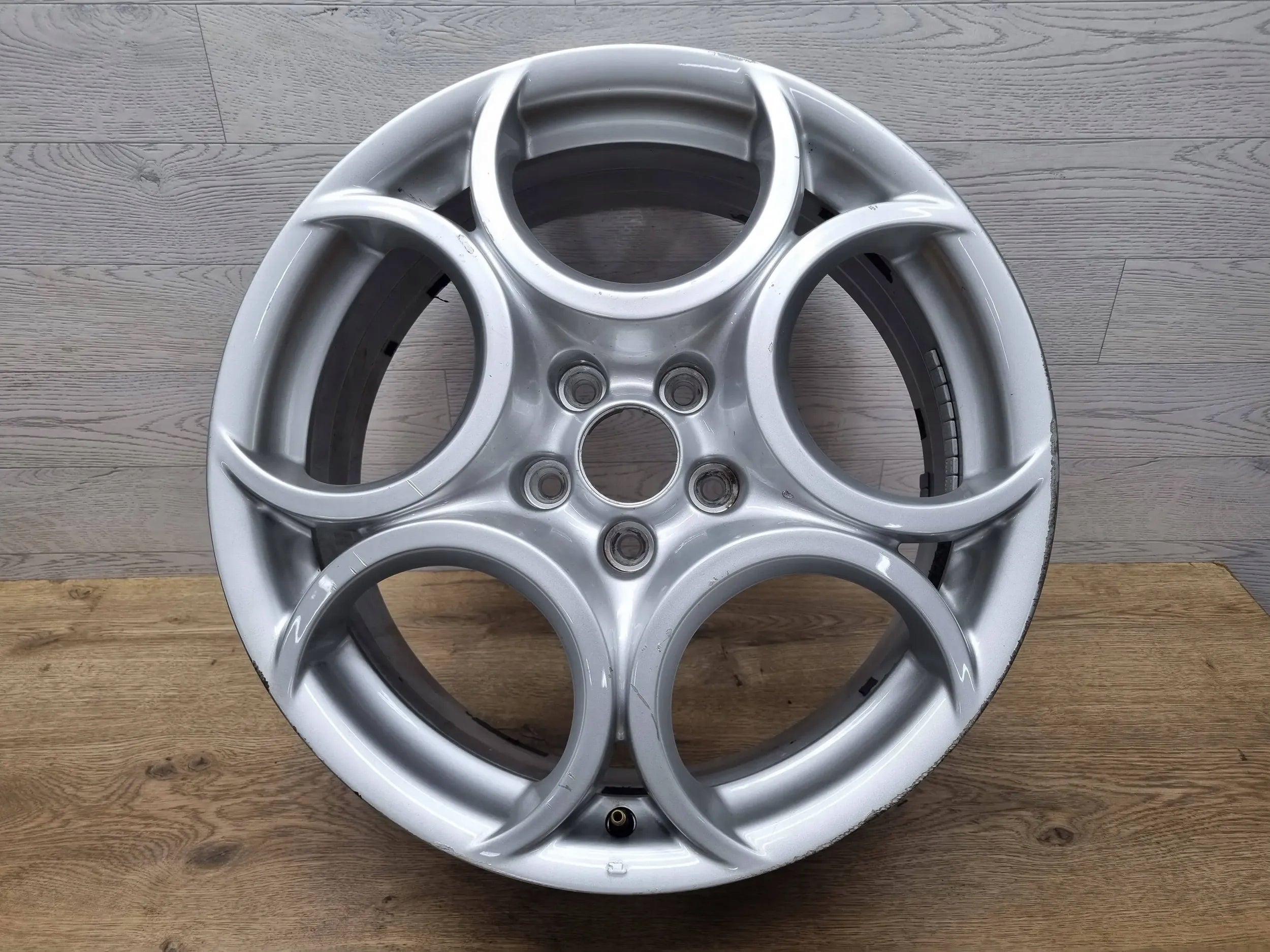  1x Alu Felge Alfa Romeo Giulietta Aluminum rim 18 Zoll 7.5J 5x110 41ET 156093277 product image