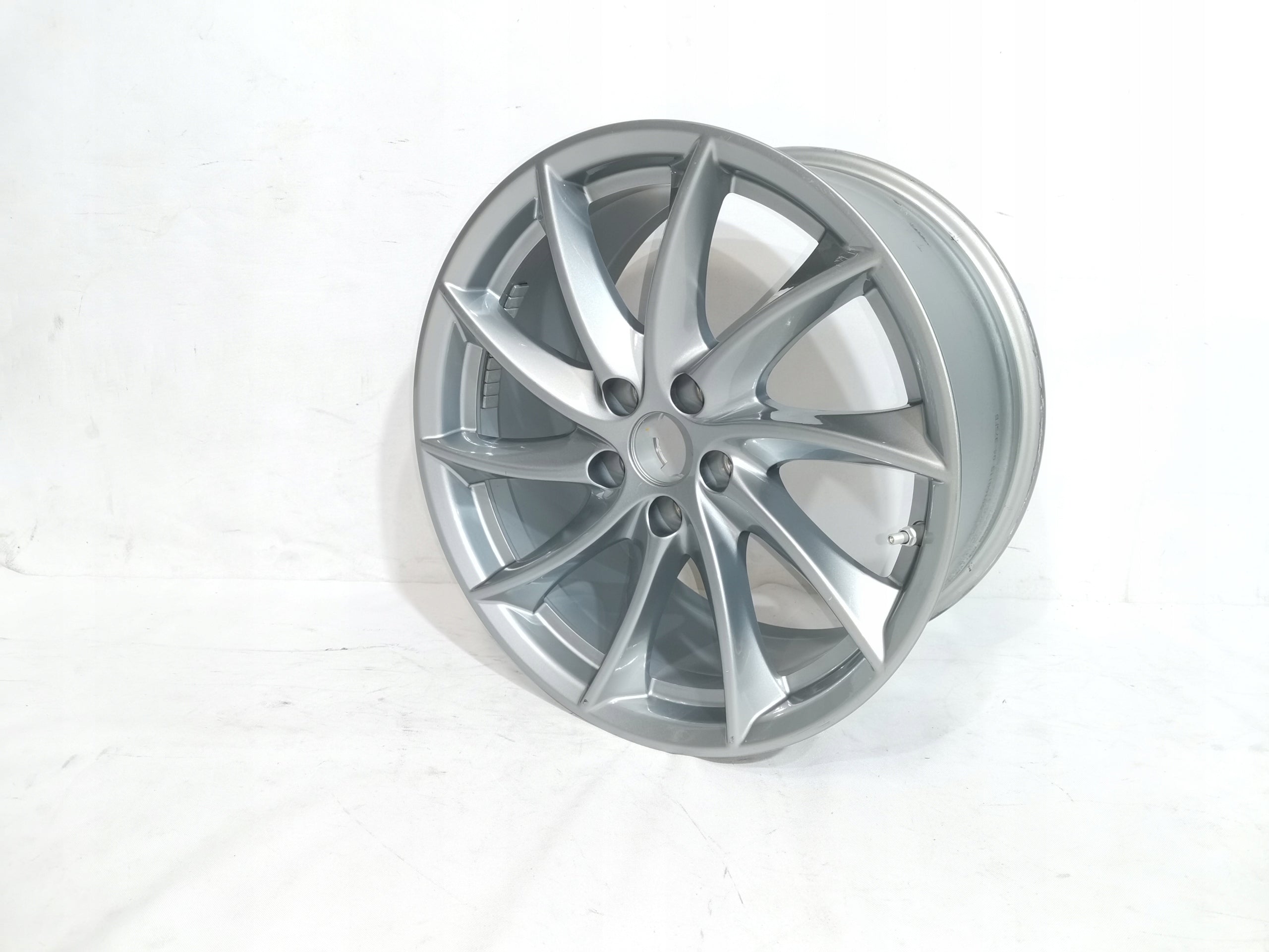 1x Alu Felge Alfa Romeo Giulia 156 18 Zoll 9.0J 5x110 34ET 156119162