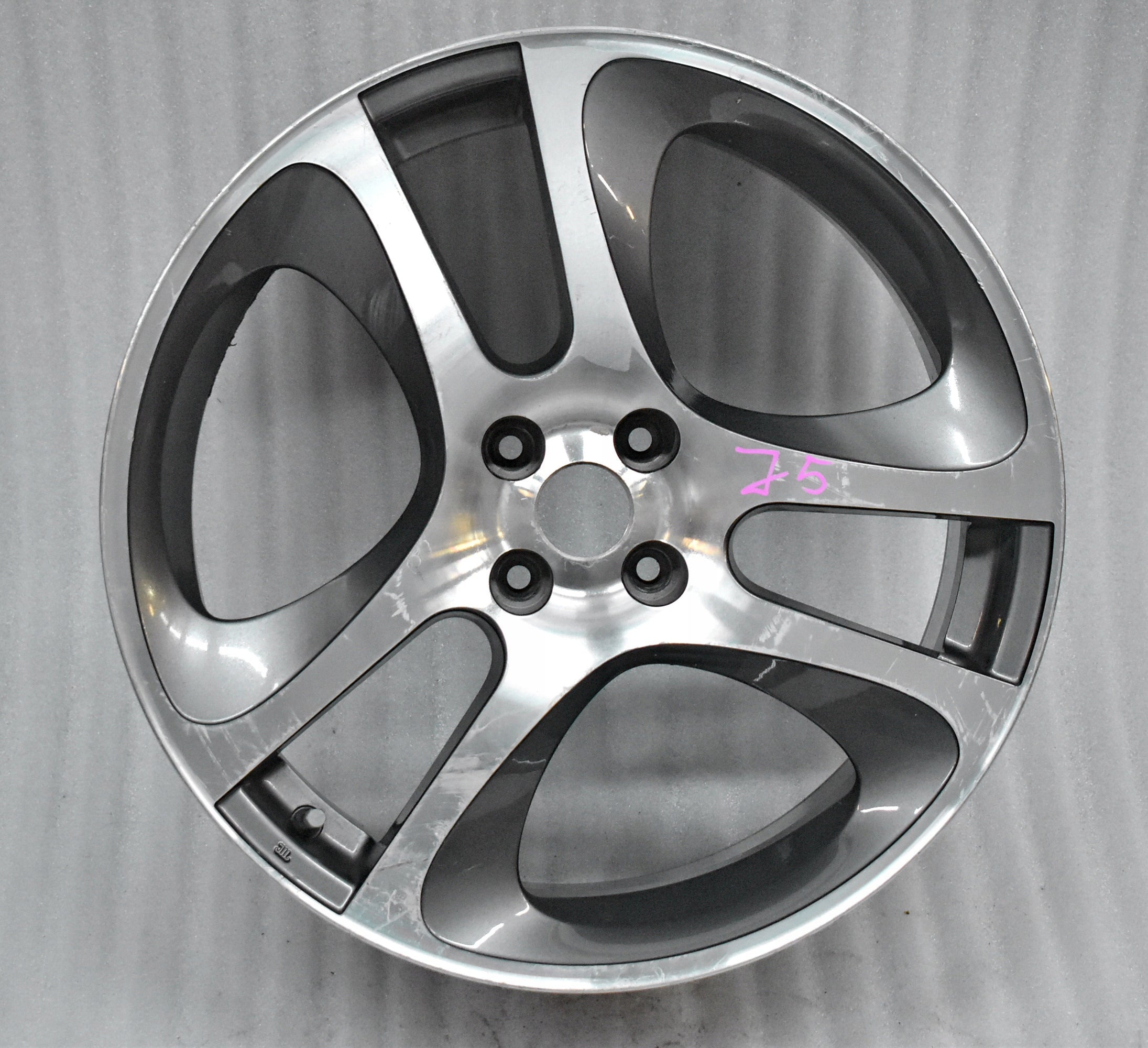  1x Alu Felge Alfa Romeo MiTo 156 Aluminum rim 18 Zoll 7.5J 4x98 42ET 156078670 product image