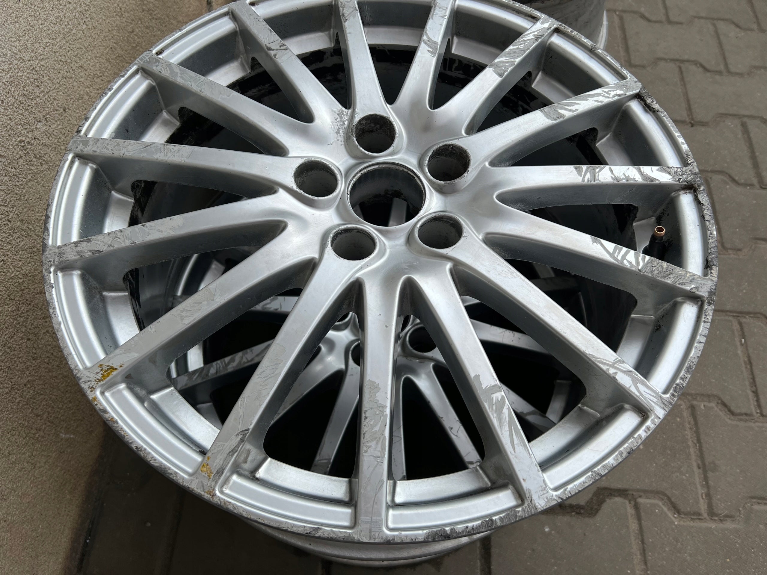 1x Alu Felge Alfa Romeo 2000 Aluminum rim 18 Zoll 8.0J 5x110