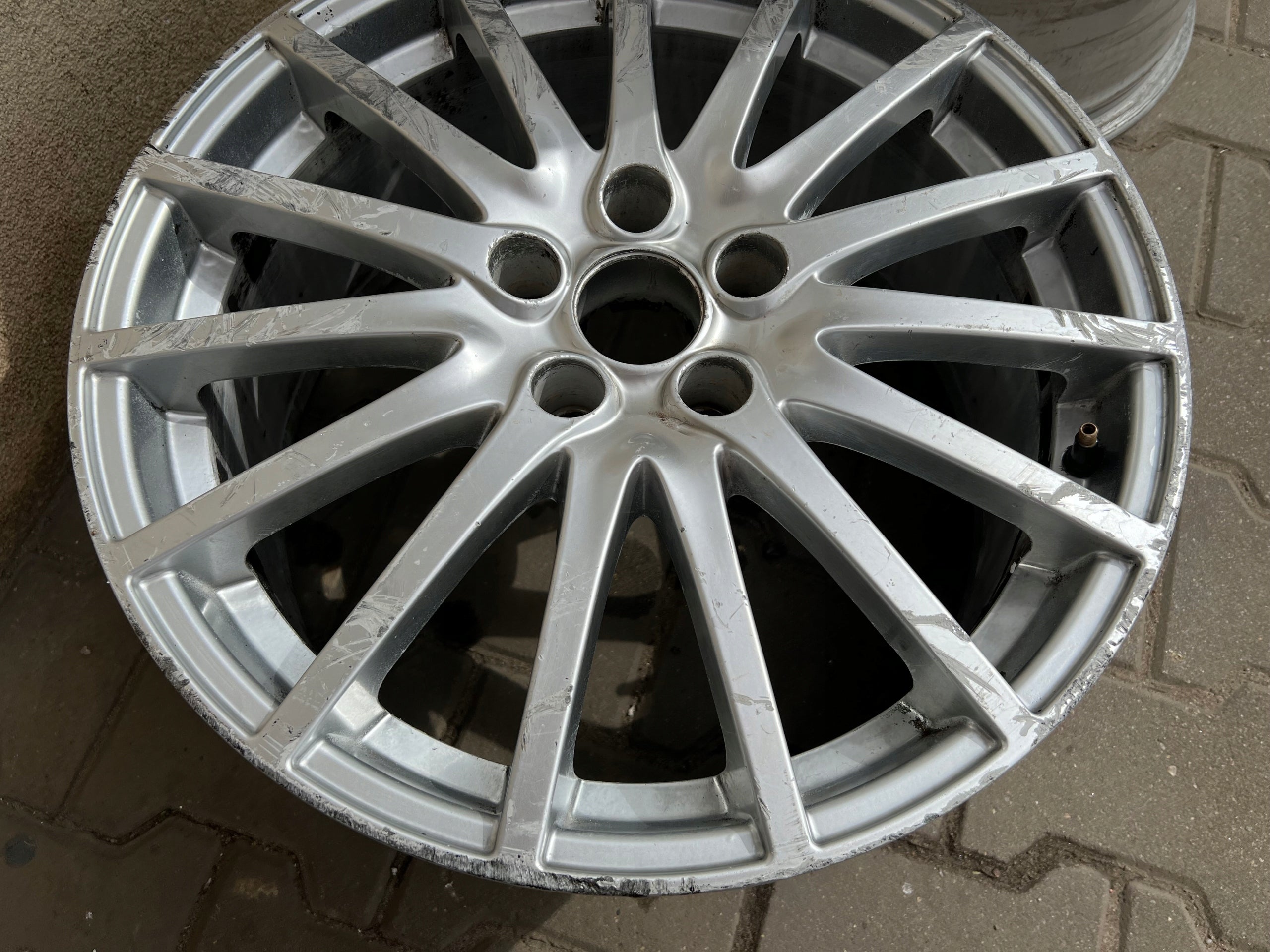 1x Alu Felge Alfa Romeo 2000 Aluminum rim 18 Zoll 8.0J 5x110