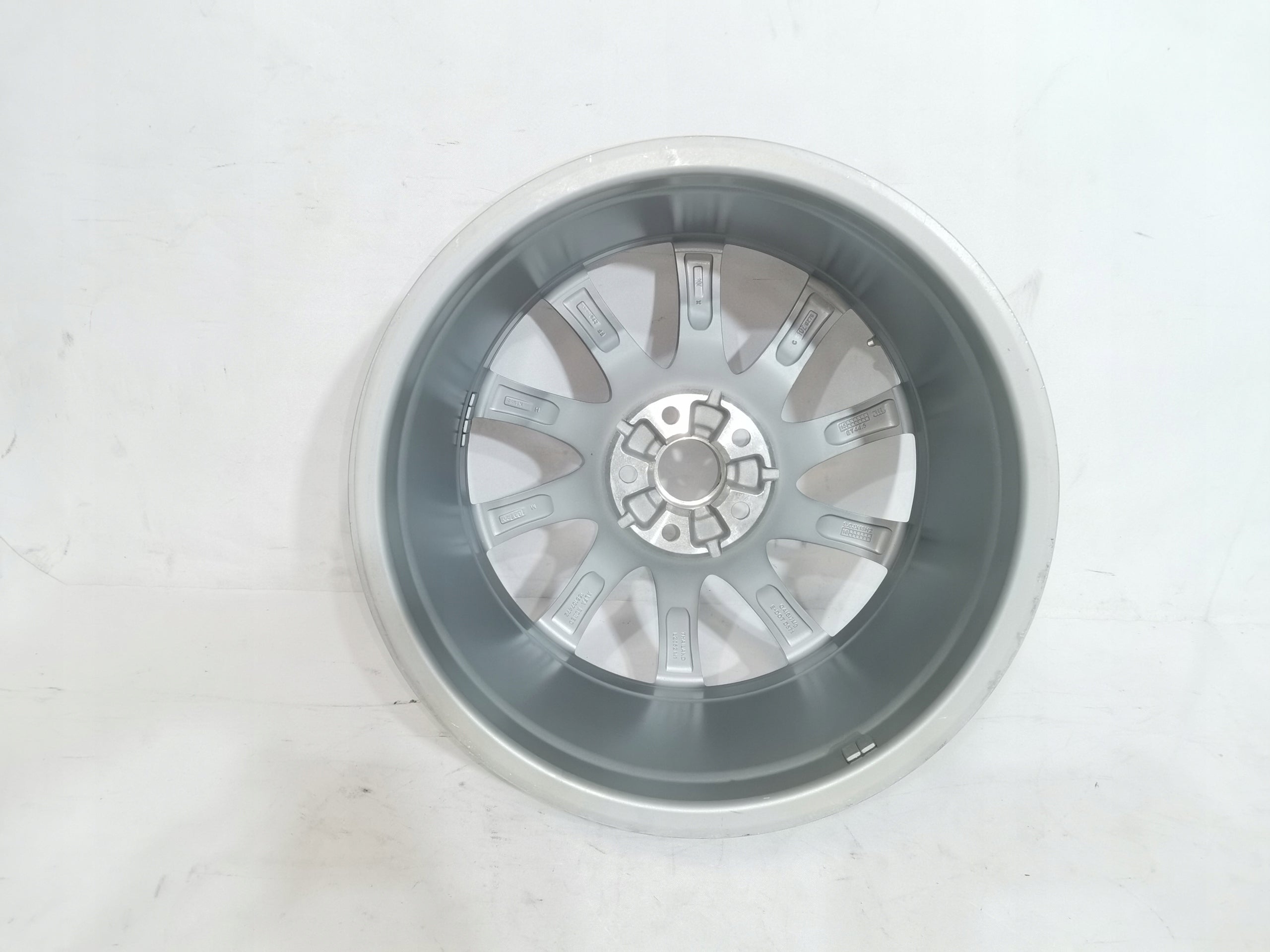 1x Alu Felge Alfa Romeo Giulia 156 18 Zoll 9.0J 5x110 44,5ET 156107472