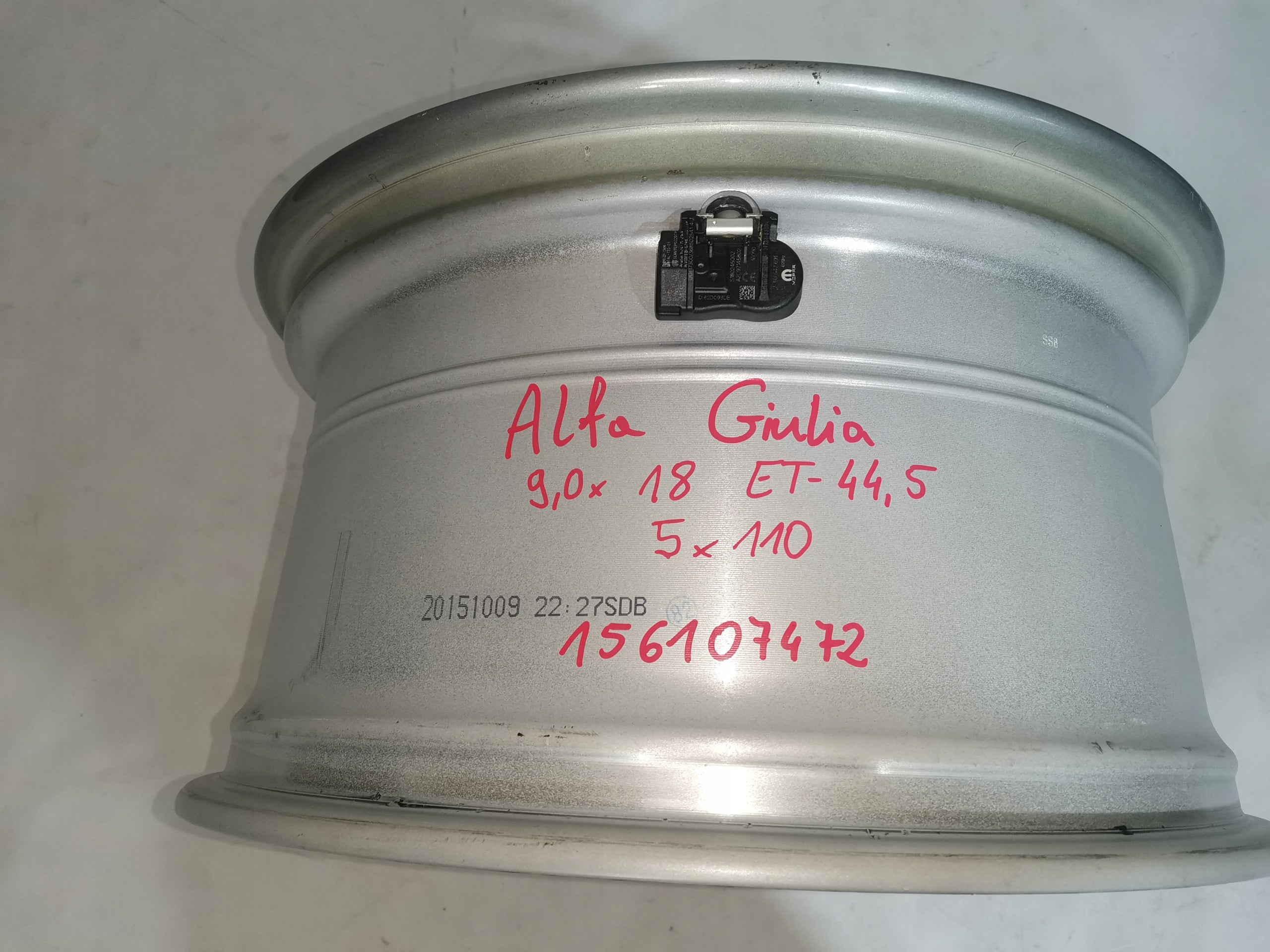 1x Alu Felge Alfa Romeo Giulia 156 18 Zoll 9.0J 5x110 44,5ET 156107472