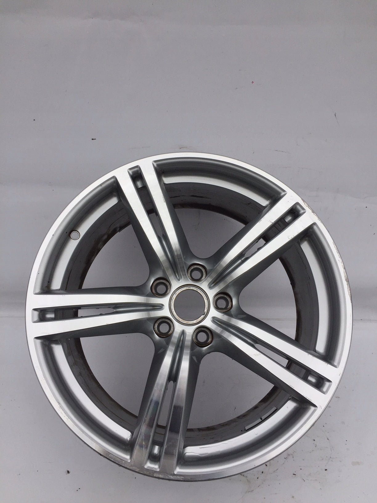 1x Alu Felge Aston Martin DB9 Aluminum rim 19 Zoll 9.5J 5x114.3 58ET 19ET585X11