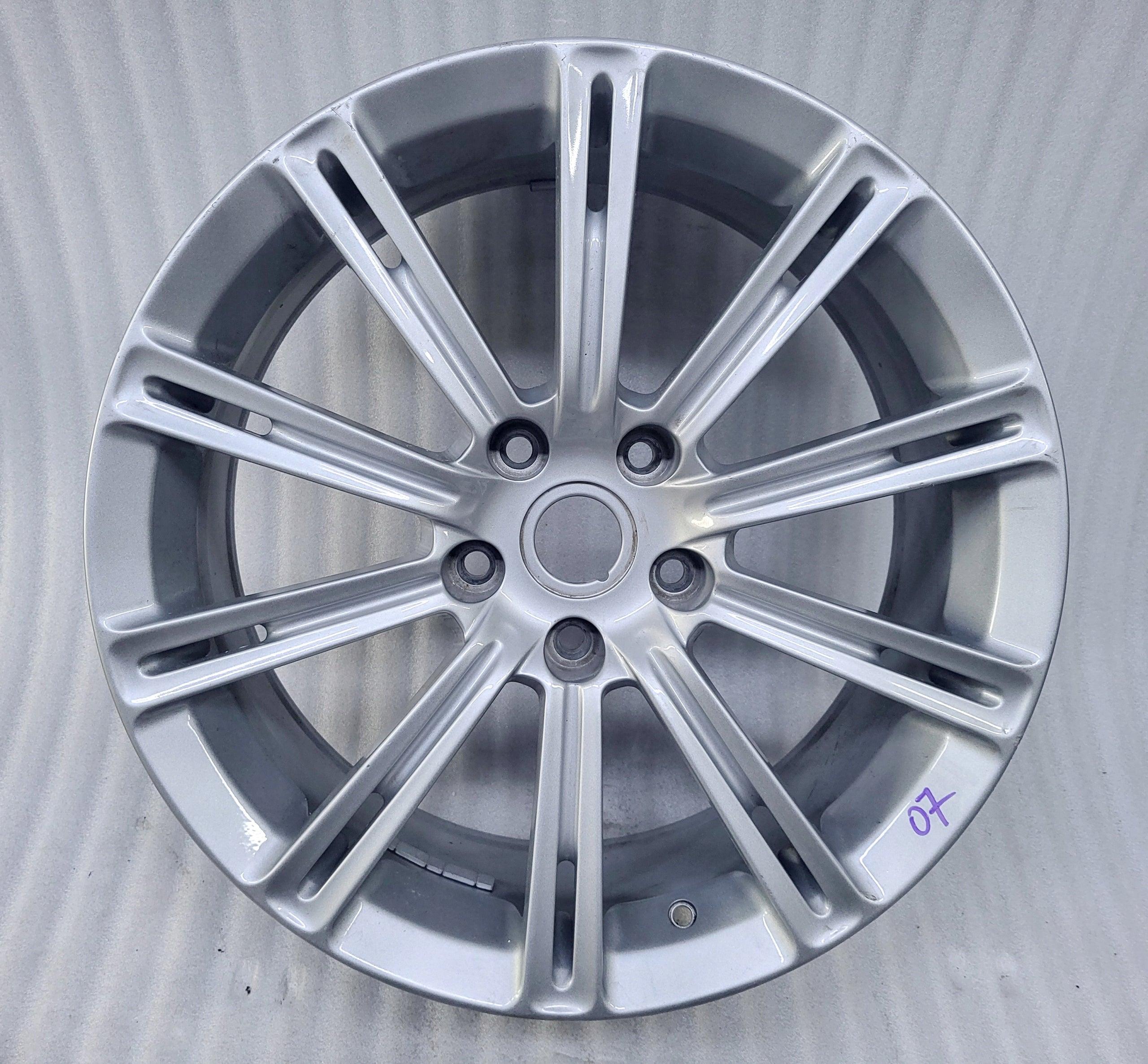 1x Alu Felge Aston Martin Rapide Aluminum rim 20 Zoll 8.5J 5x128 42ET AD431007KA