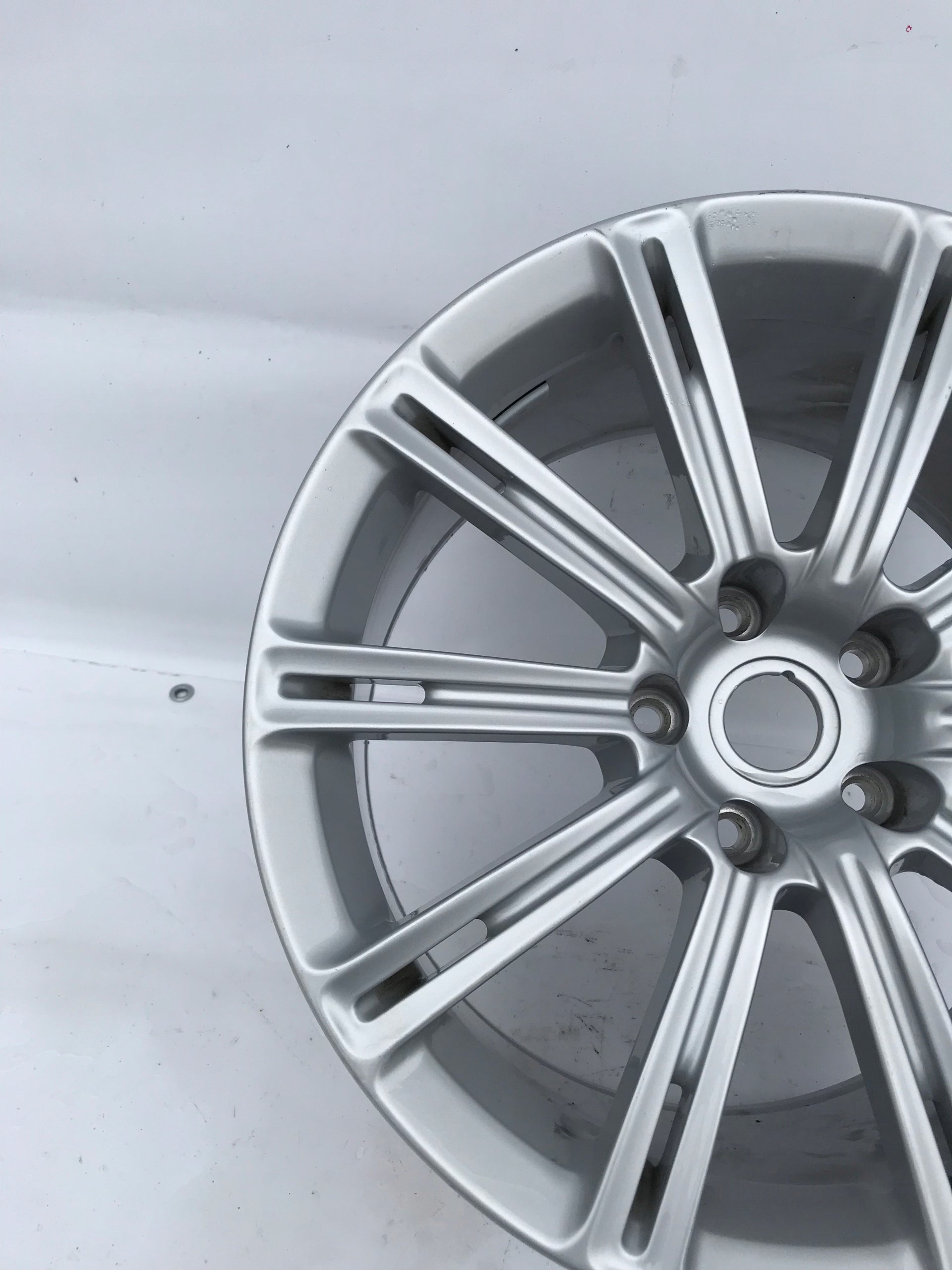 1x Alu Felge Aston Martin Rapide DBS DB9 Aluminum rim 20 Zoll 11.0J PIDE11JX20