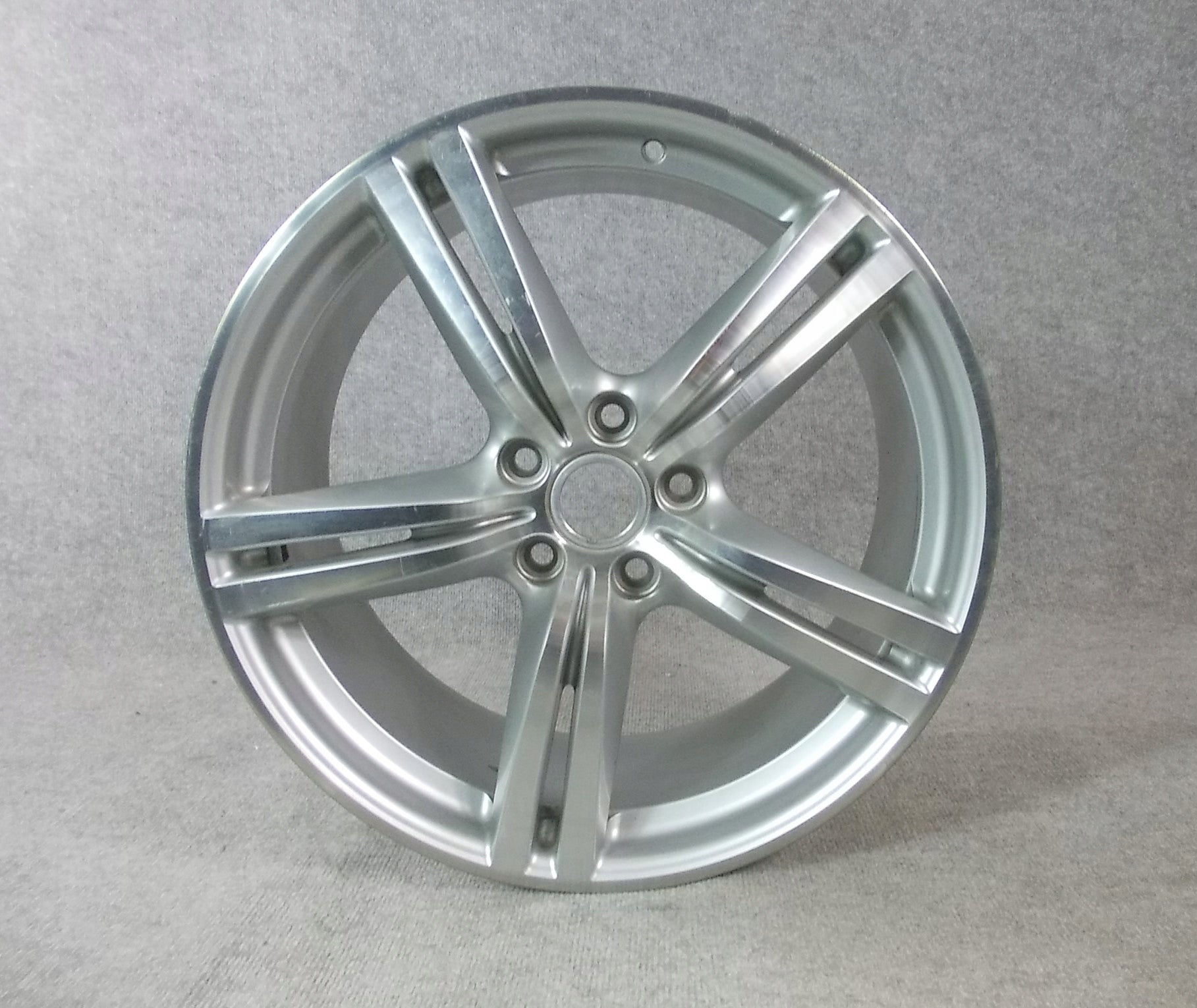 1x Alu Felge Aston Martin DB9 Aluminum rim 19 Zoll 9.5J 5x114.3 58ET 6G431007BA