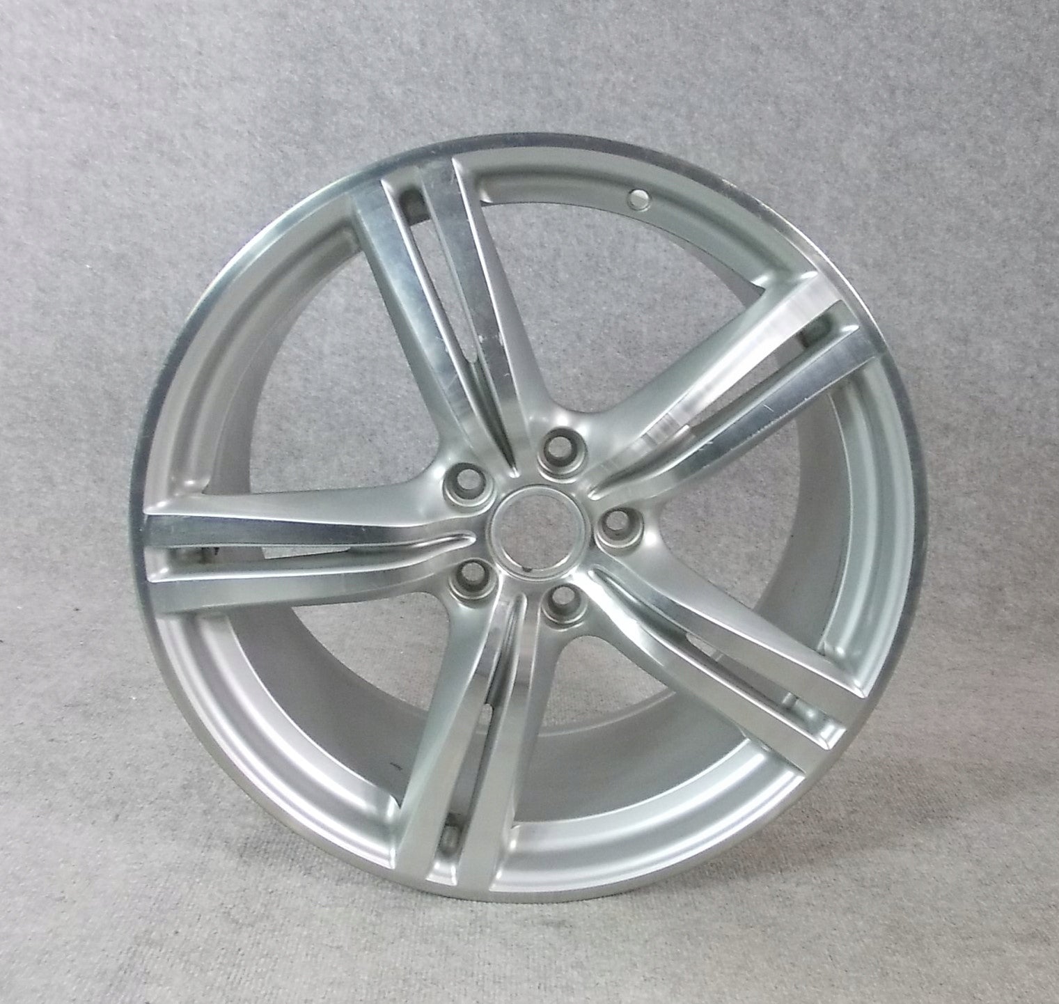 1x Alu Felge Aston Martin DB9 Aluminum rim 19 Zoll 9.5J 5x114.3 58ET 6G431007BA