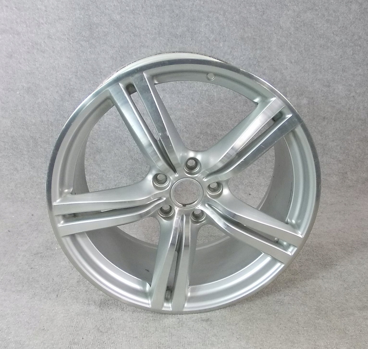 1x Alu Felge Aston Martin DB9 Aluminum rim 19 Zoll 9.5J 5x114.3 58ET 6G431007BA