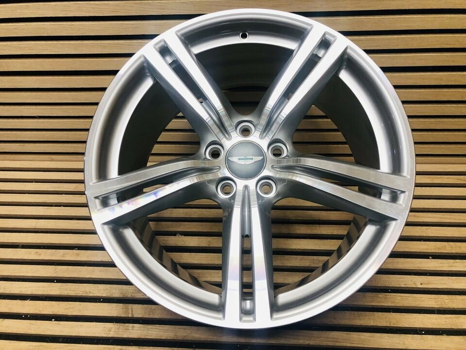 1x Alu Felge Aston Martin Vantage DBS DB9 Aluminum rim 19 Zoll 7.5J 6G431007BA