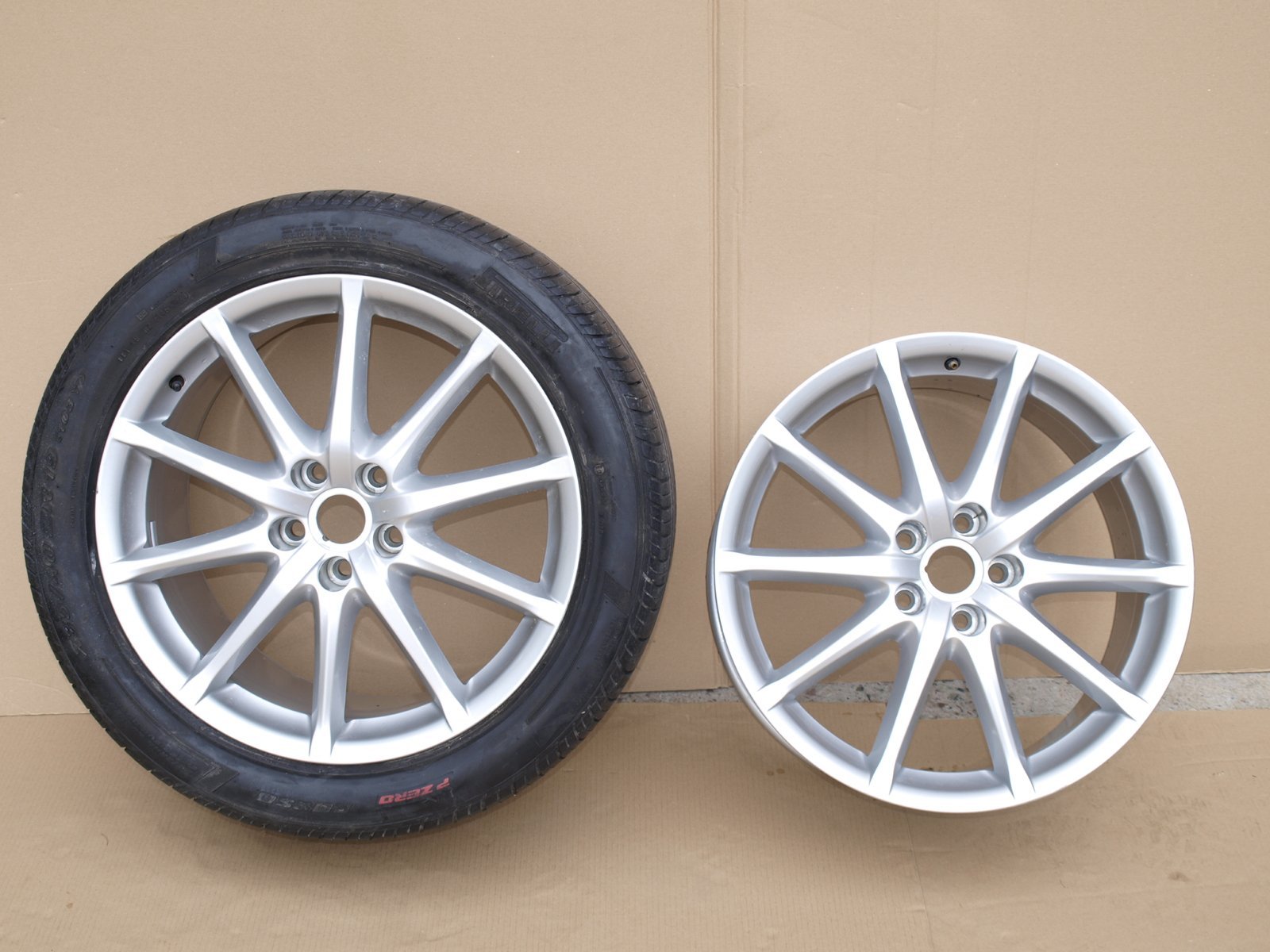 1x Alu Felge Aston Martin DB9 Aluminum rim 19 Zoll 5x114.3