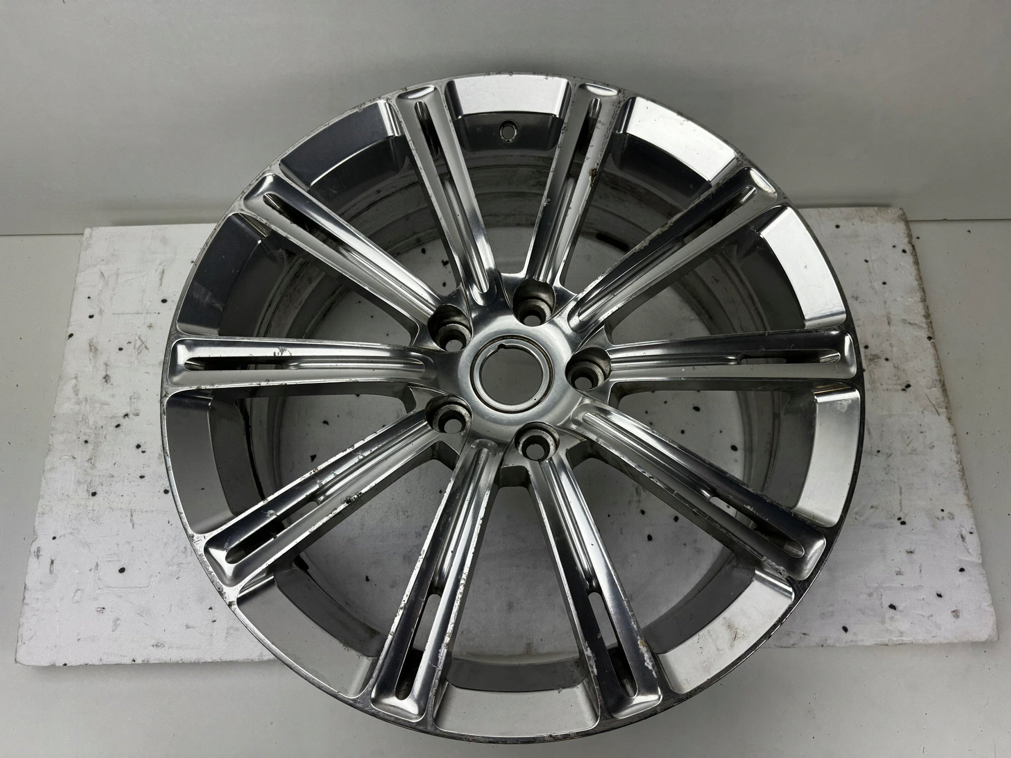 1x Alu Felge Aston Martin DB6 Aluminum rim 21 Zoll 8.5J