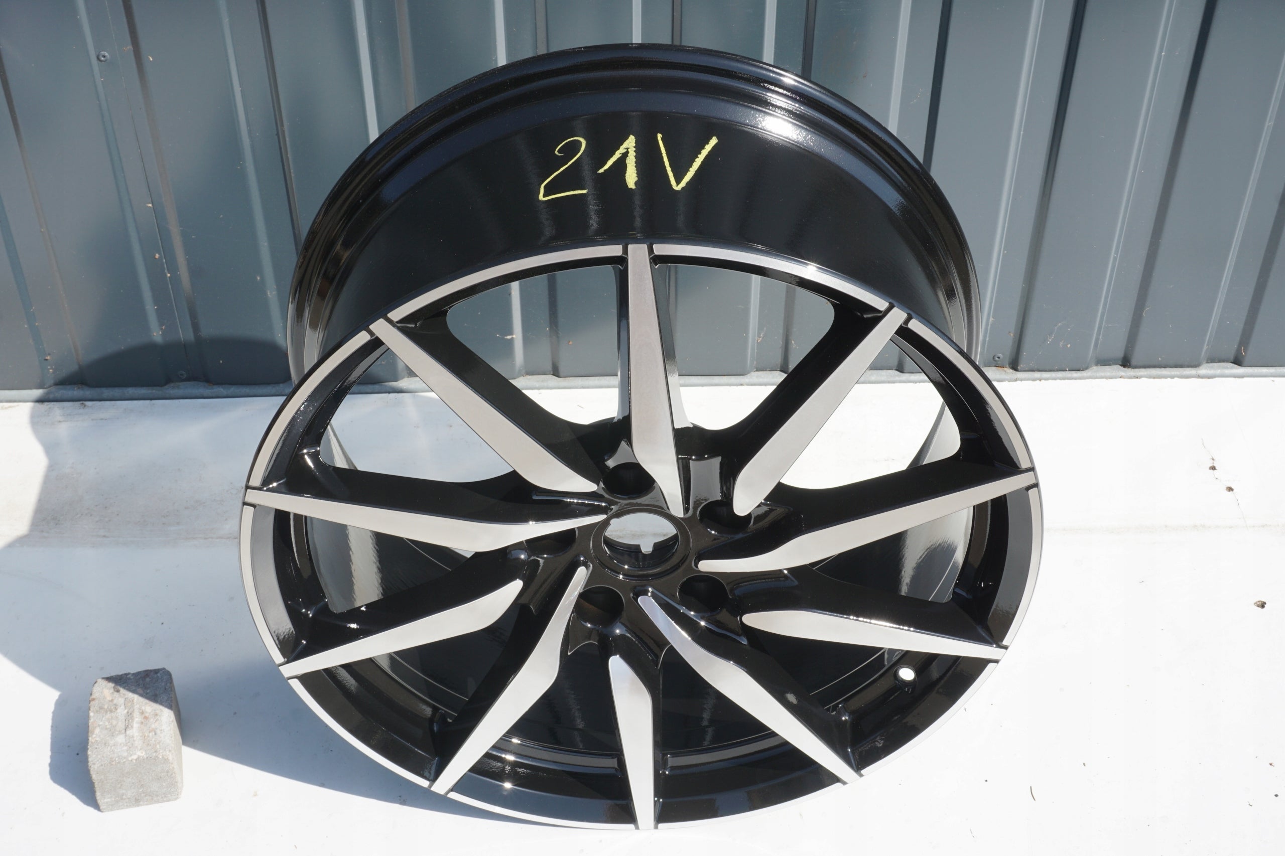 1x Alu Felge Aston Martin DB6 Aluminum rim 20 Zoll 9.0J 5x128 48ET HY531007EA