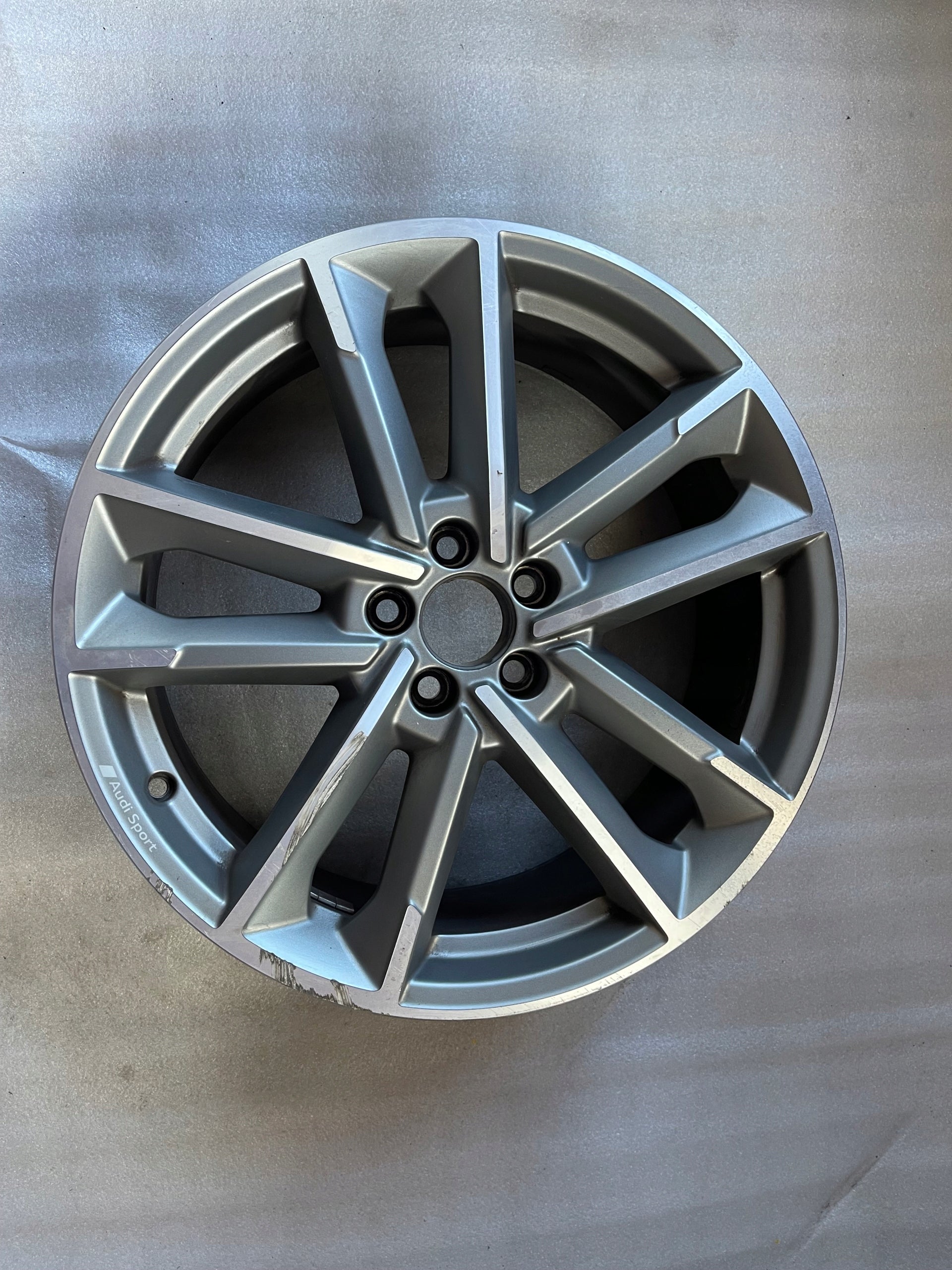  1x Alu Felge Audi A1 A6 Aluminum rim 18 Zoll 7.5J 5x112 46ET 82A601025AF product image