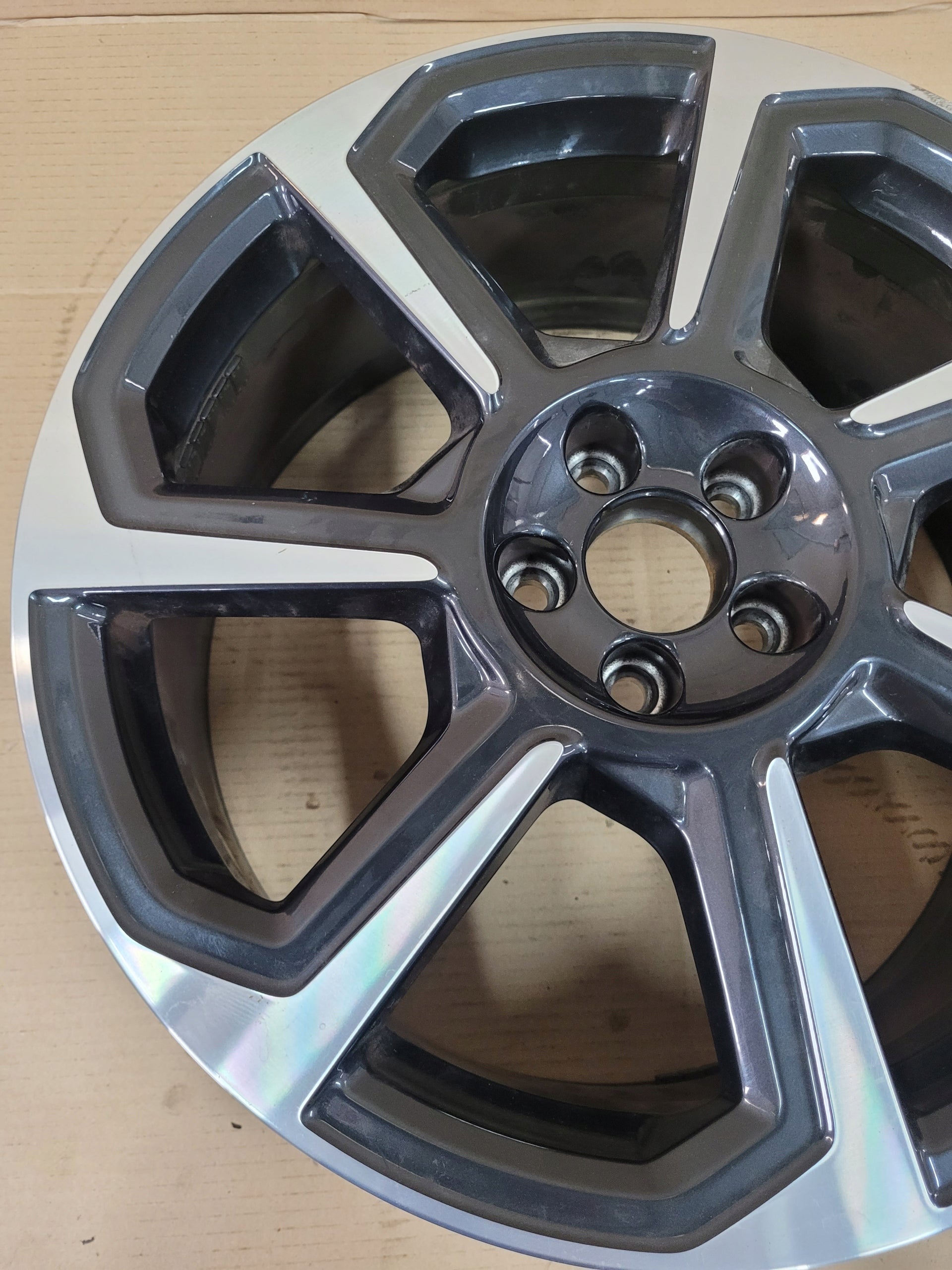 1x Alu Felge Audi A1 Aluminum rim 18 Zoll 7.5J 5x100 46ET