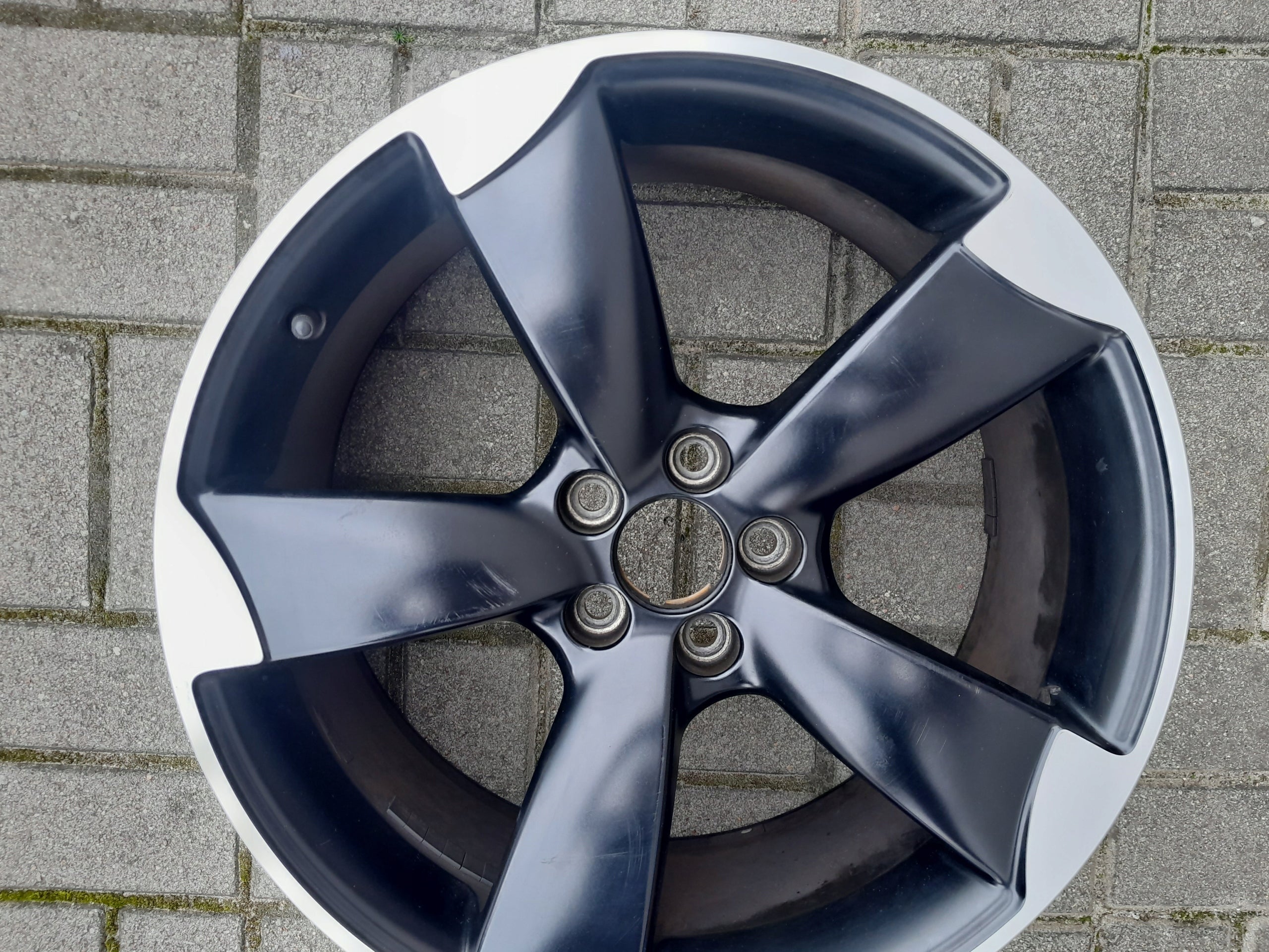 1x Alu Felge Audi A1 Aluminum rim 18 Zoll 7.5J 5x100 39ET