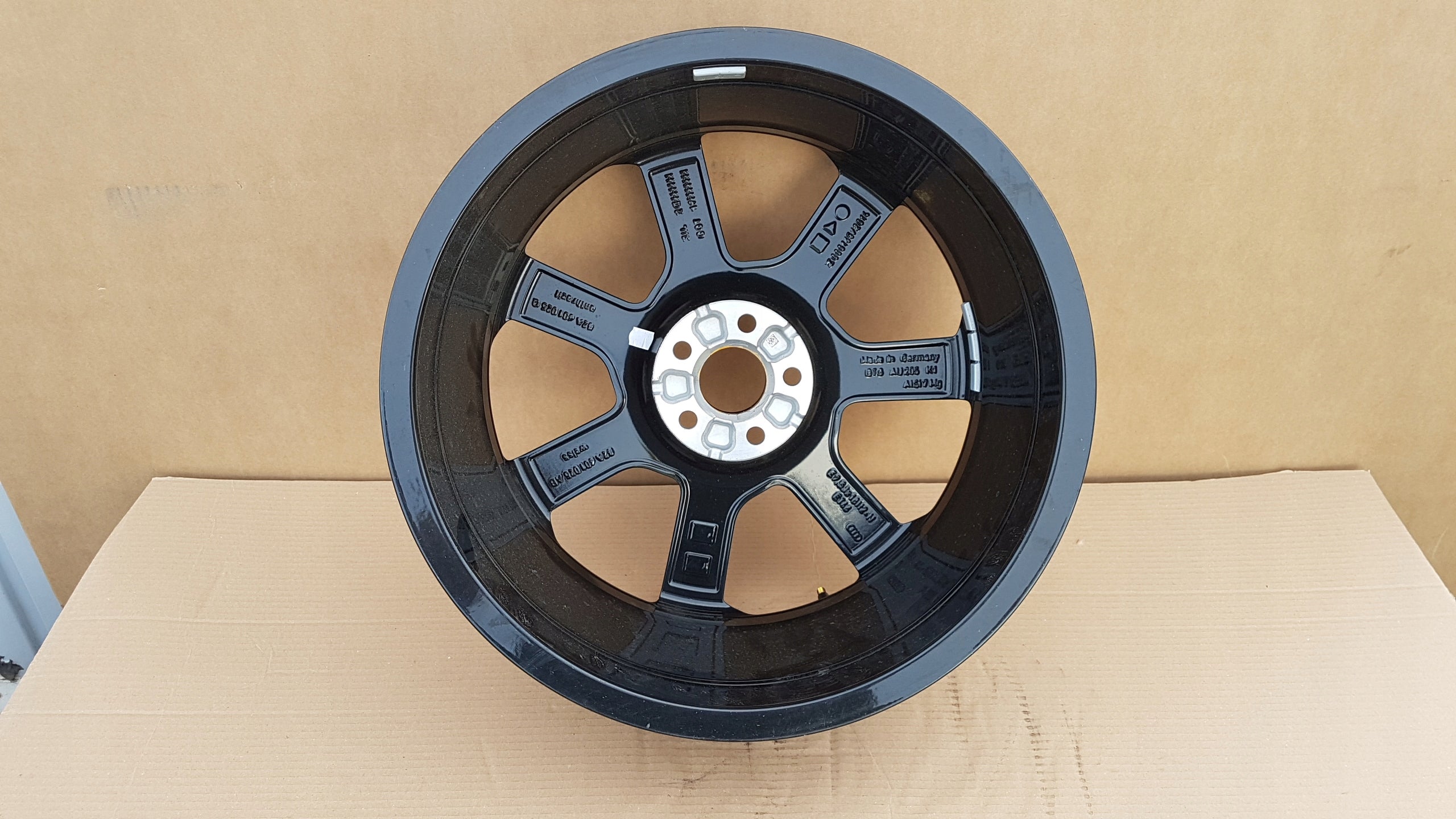 1x Alu Felge Audi A1 Aluminum rim 18 Zoll 7.5J 5x112 46ET