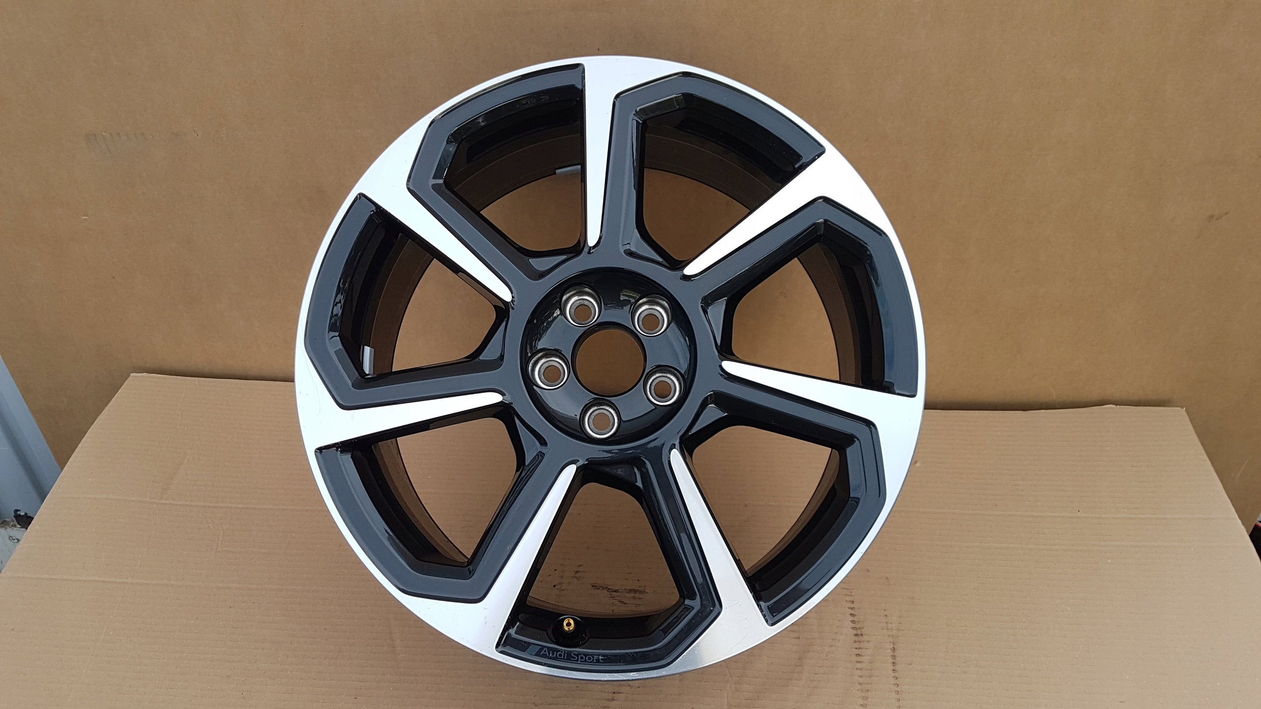 1x Alu Felge Audi A1 Aluminum rim 18 Zoll 7.5J 5x112 46ET