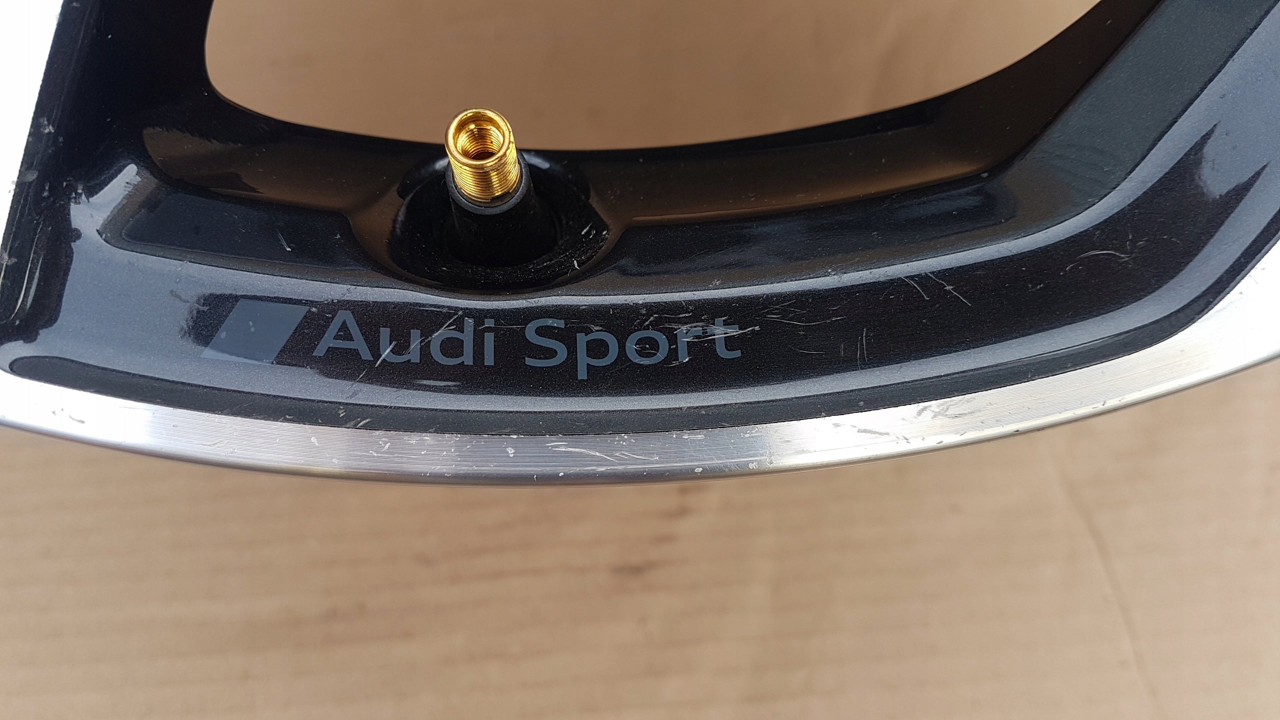 1x Alu Felge Audi A1 Aluminum rim 18 Zoll 7.5J 5x112 46ET