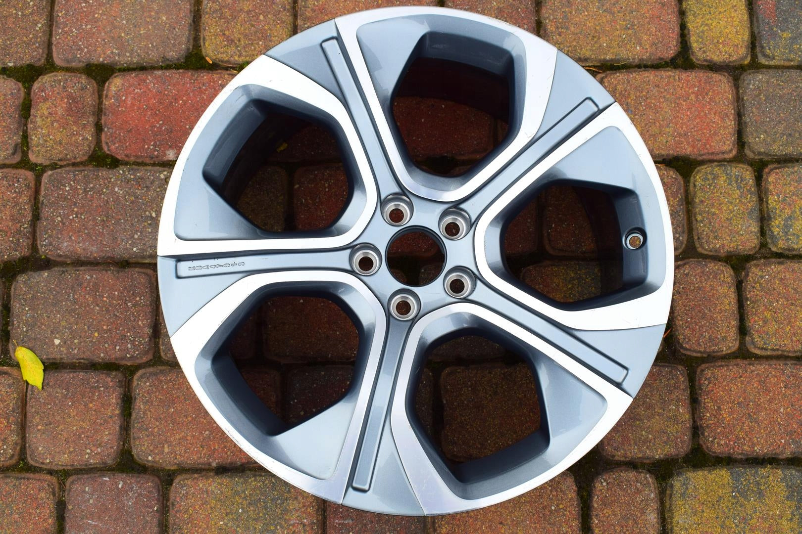  1x Alu Felge Audi A1 Aluminum rim 18 Zoll 7.5J 5x100 39ET 8X0071498 product image