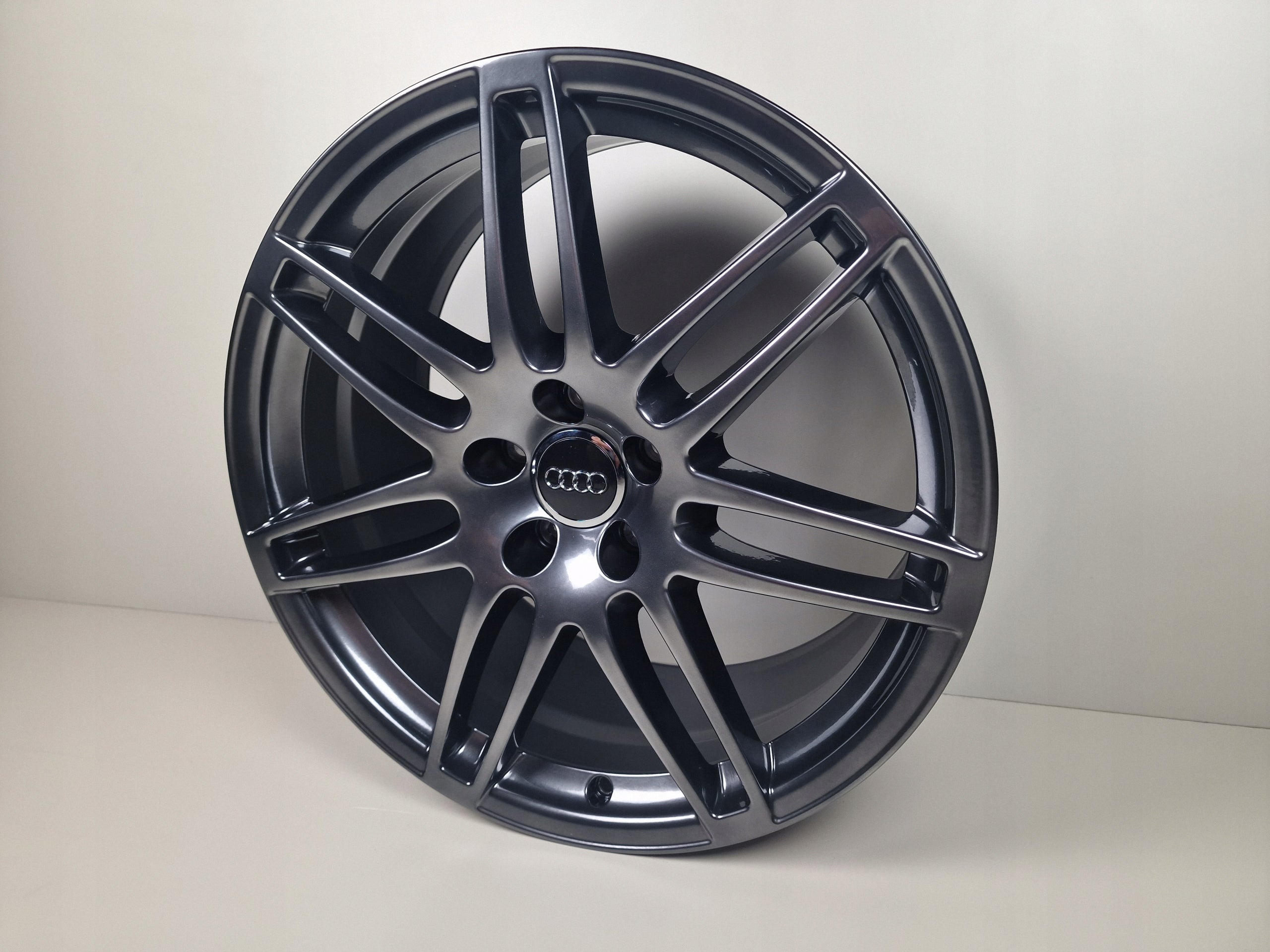 Alu Felge Audi A3 Q3 A6 A8 Q5 A4 TT Aluminum rim 19 Zoll 8.5J 5x112 45ET