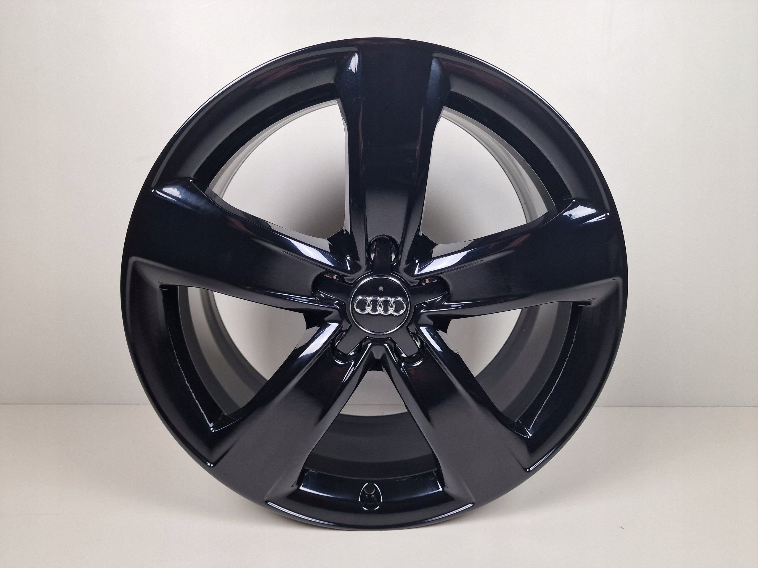 Alu rim Audi A3 Q3 A6 A8 Q5 A4 TT Aluminum rim 18 inch 8.0J 5x112 39ET 