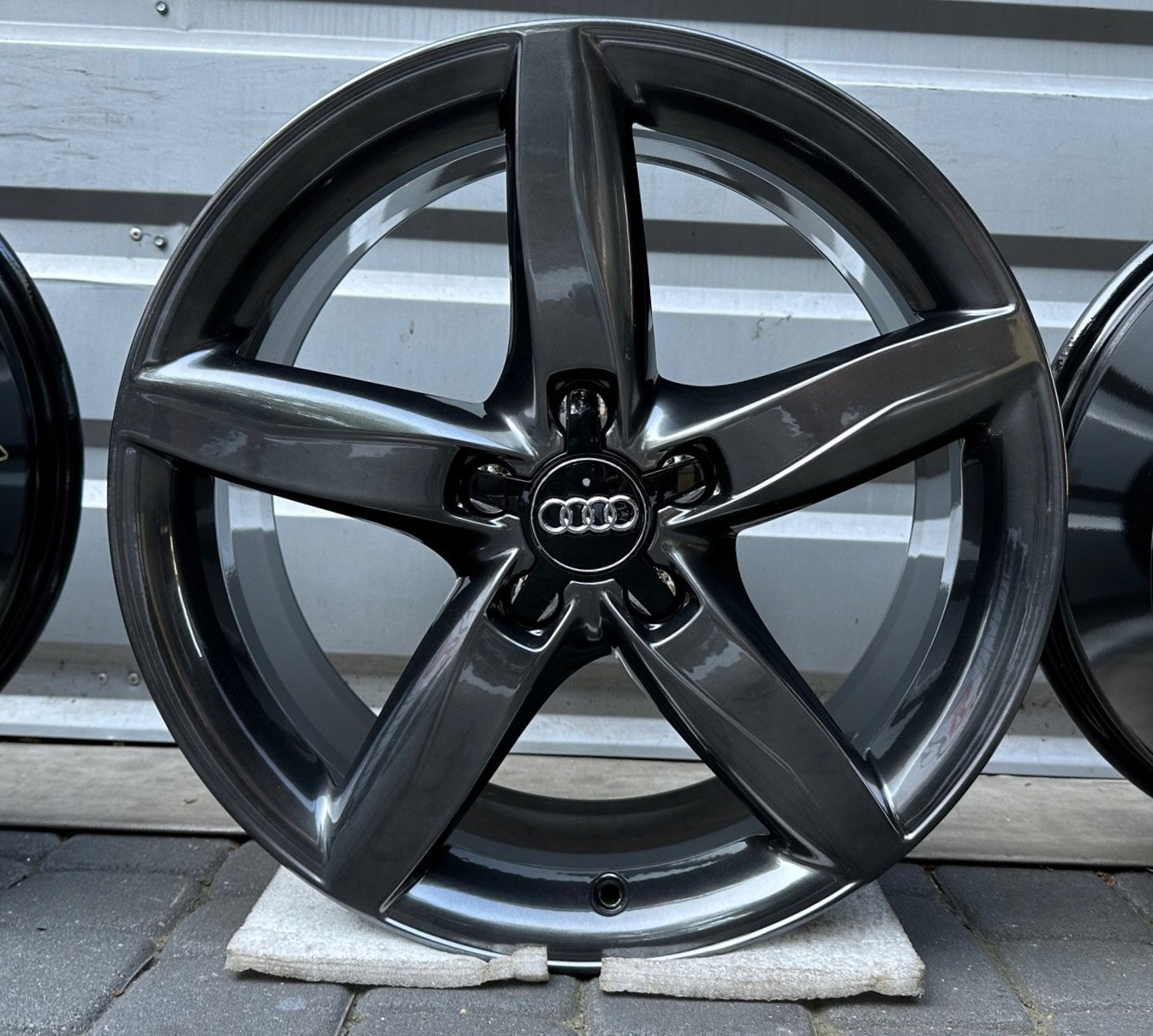 Alu Felge Audi A3 Q3 A6 A8 Q5 A4 TT Aluminum rim 18 Zoll 8.0J 5x112 47ET