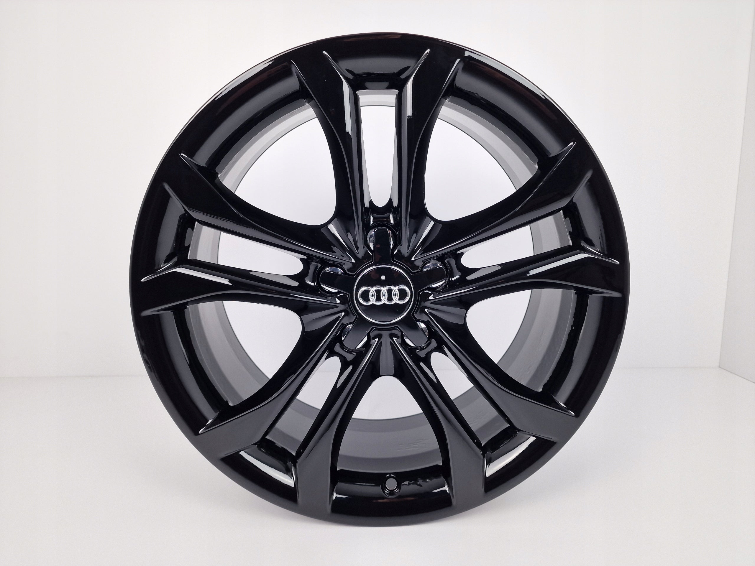 Alu Felge Audi A3 Q3 A6 A8 Q5 A4 TT Aluminum rim 18 Zoll 8.0J 5x112 47ET