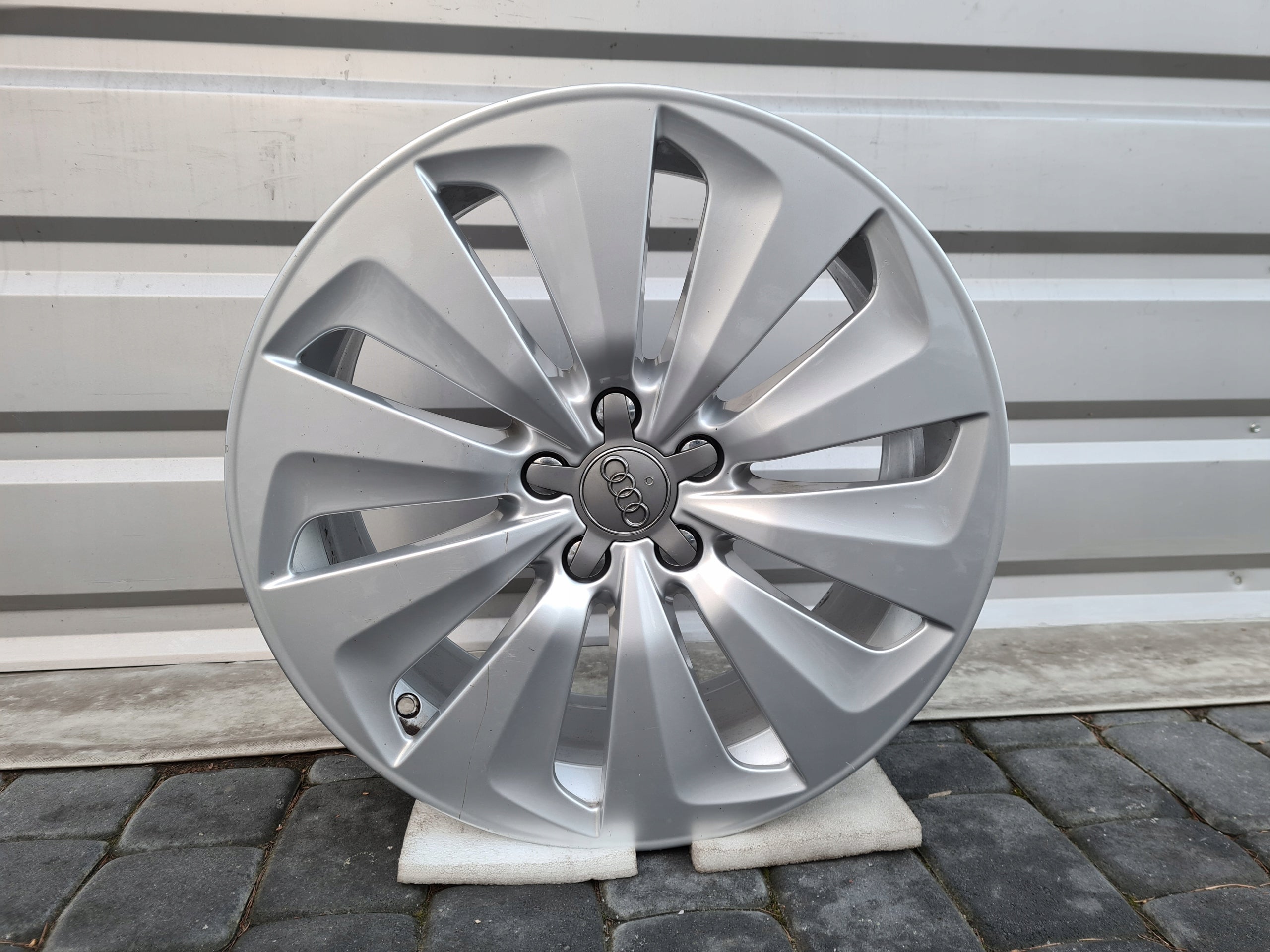 1x Alu Felge Audi A3 Q3 A6 A8 Q5 A4 Aluminum rim 19 Zoll 8.0J 5x112 39ET