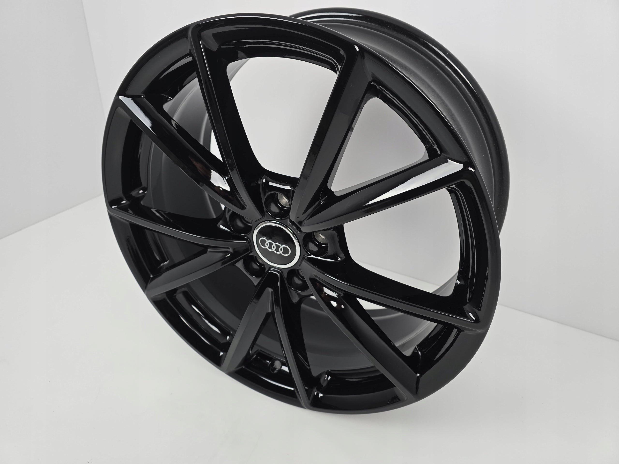 Alu Felge Audi A3 Q3 A6 A8 S3 A4 TT Aluminum rim 19 Zoll 8.0J 5x112 49ET