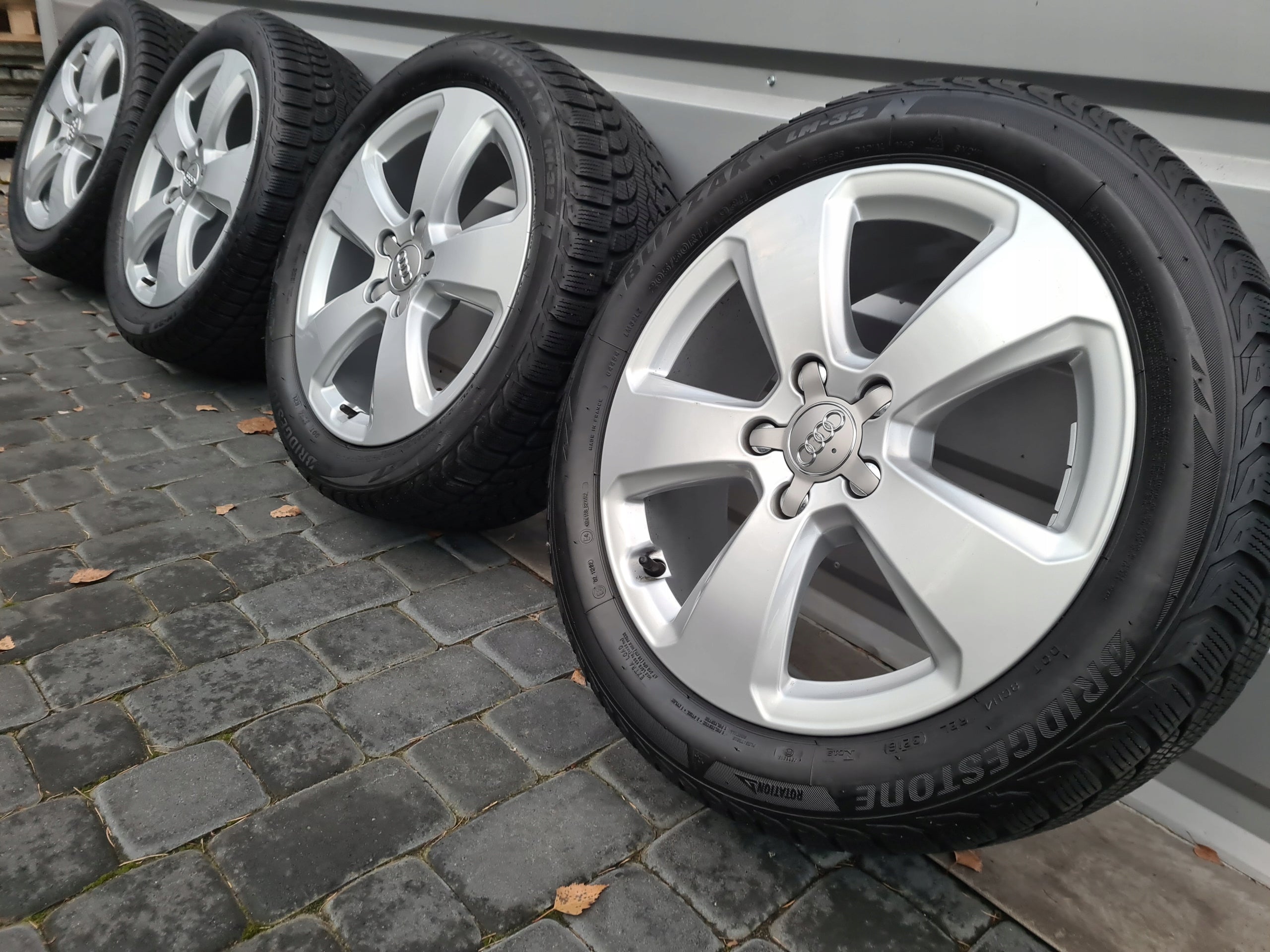 Alu Felge Audi A3 Q3 Q2 A6 A4 TT Aluminum rim 17 Zoll 6.0J 5x112 48ET