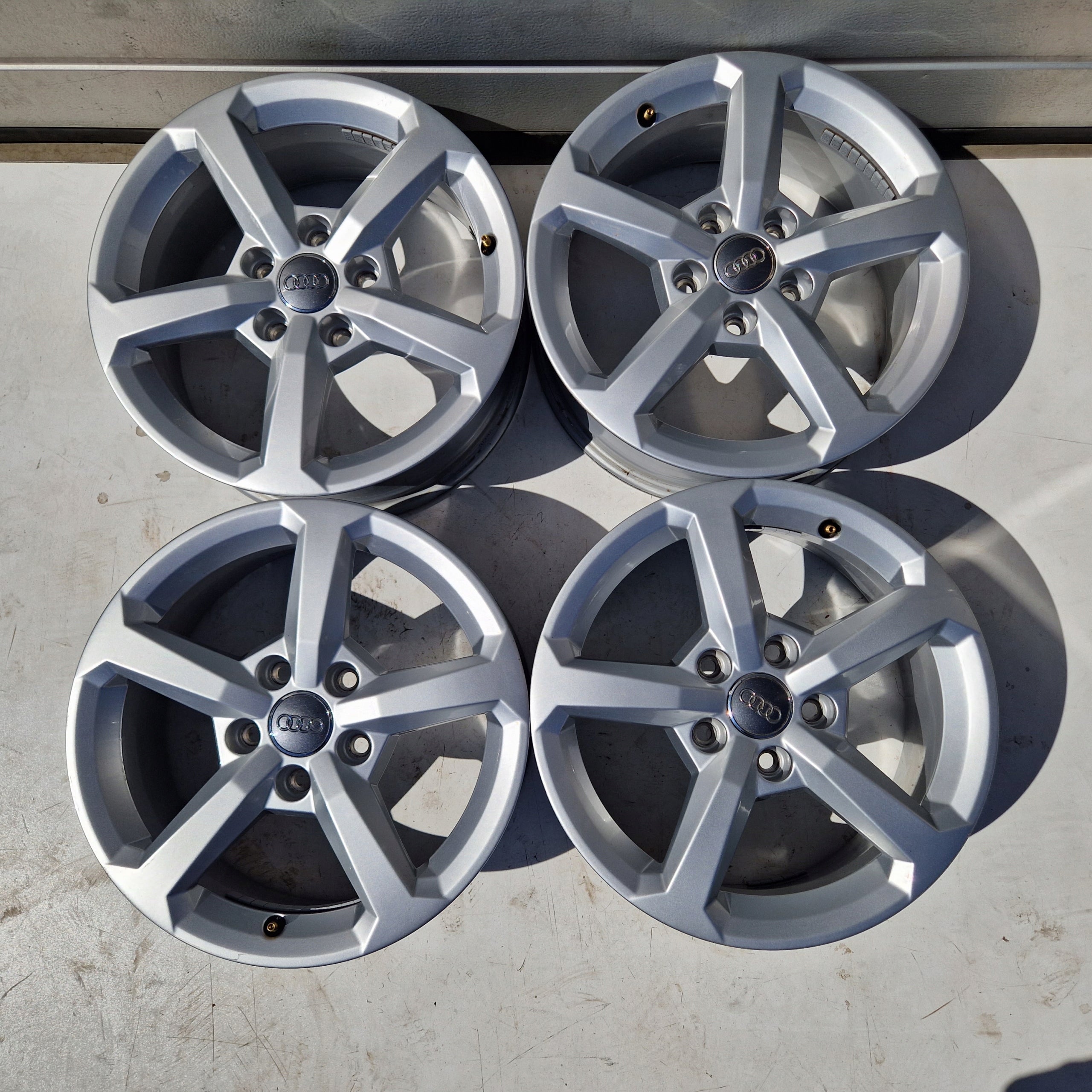 Alu Felge Audi A4 A3 A6 Q2 Aluminum rim 16 Zoll 6.5J 5x112 43ET