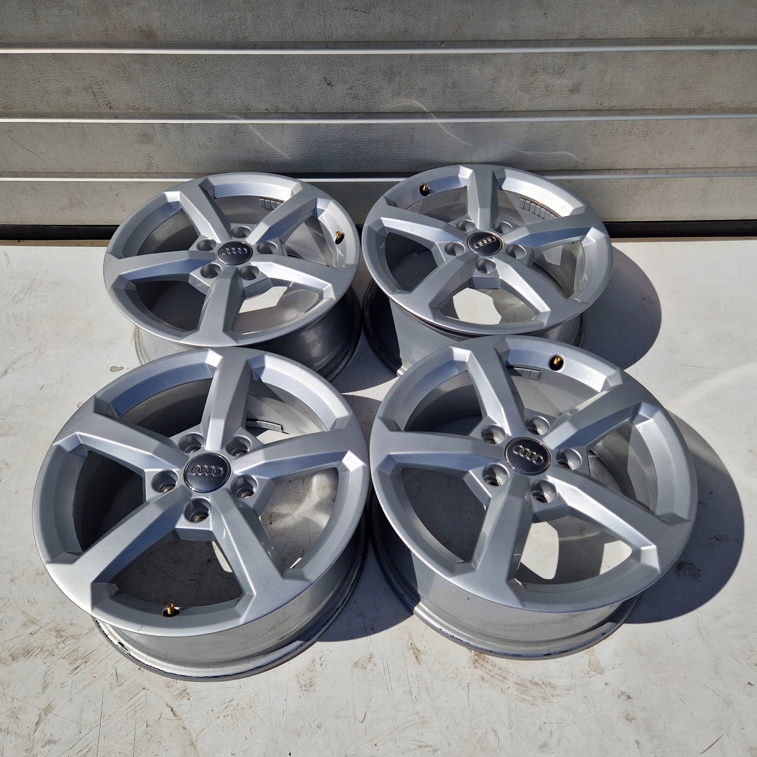 Alu Felge Audi A4 A3 A6 Q2 Aluminum rim 16 Zoll 6.5J 5x112 43ET