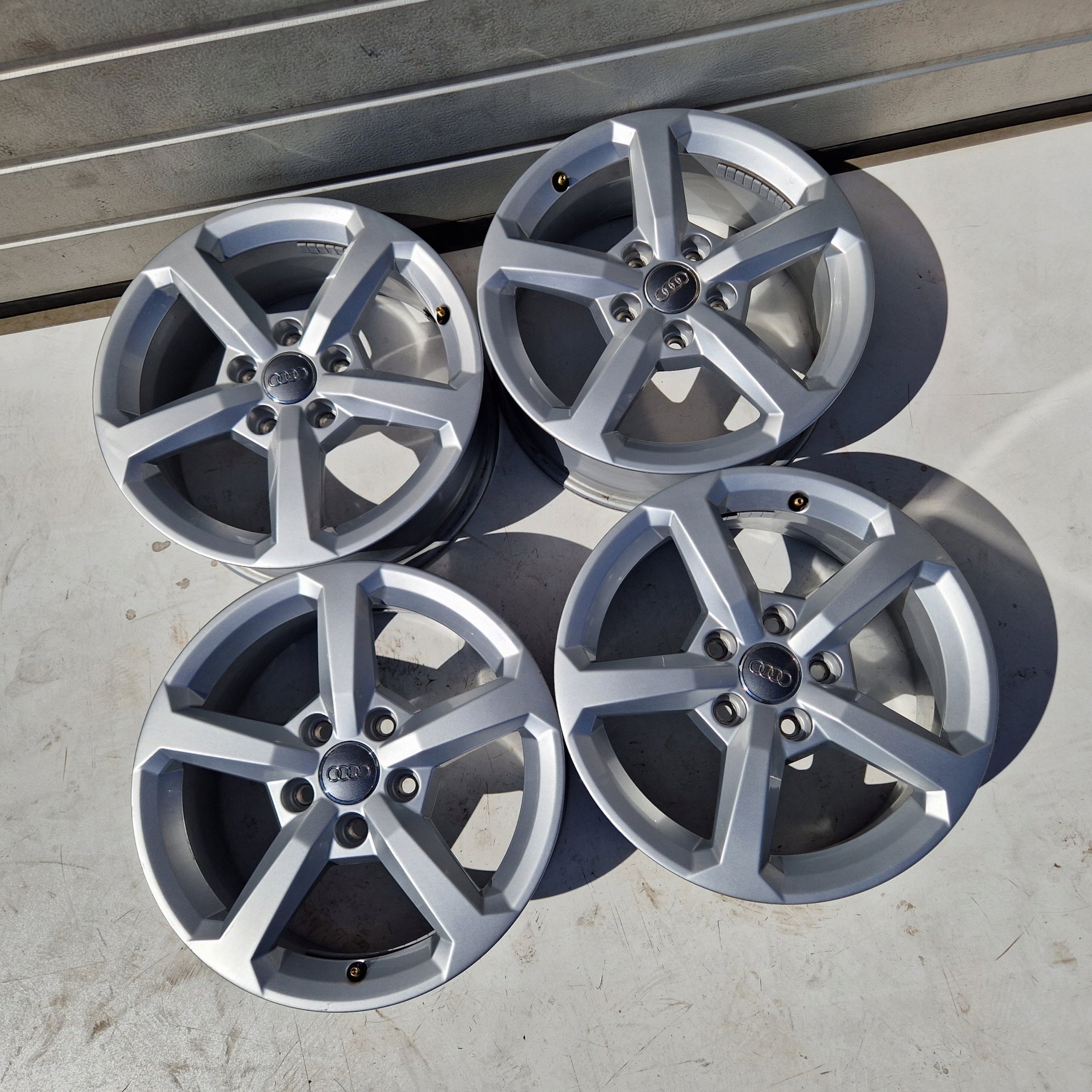 Alu Felge Audi A4 A3 A6 Q2 Aluminum rim 16 Zoll 6.5J 5x112 43ET