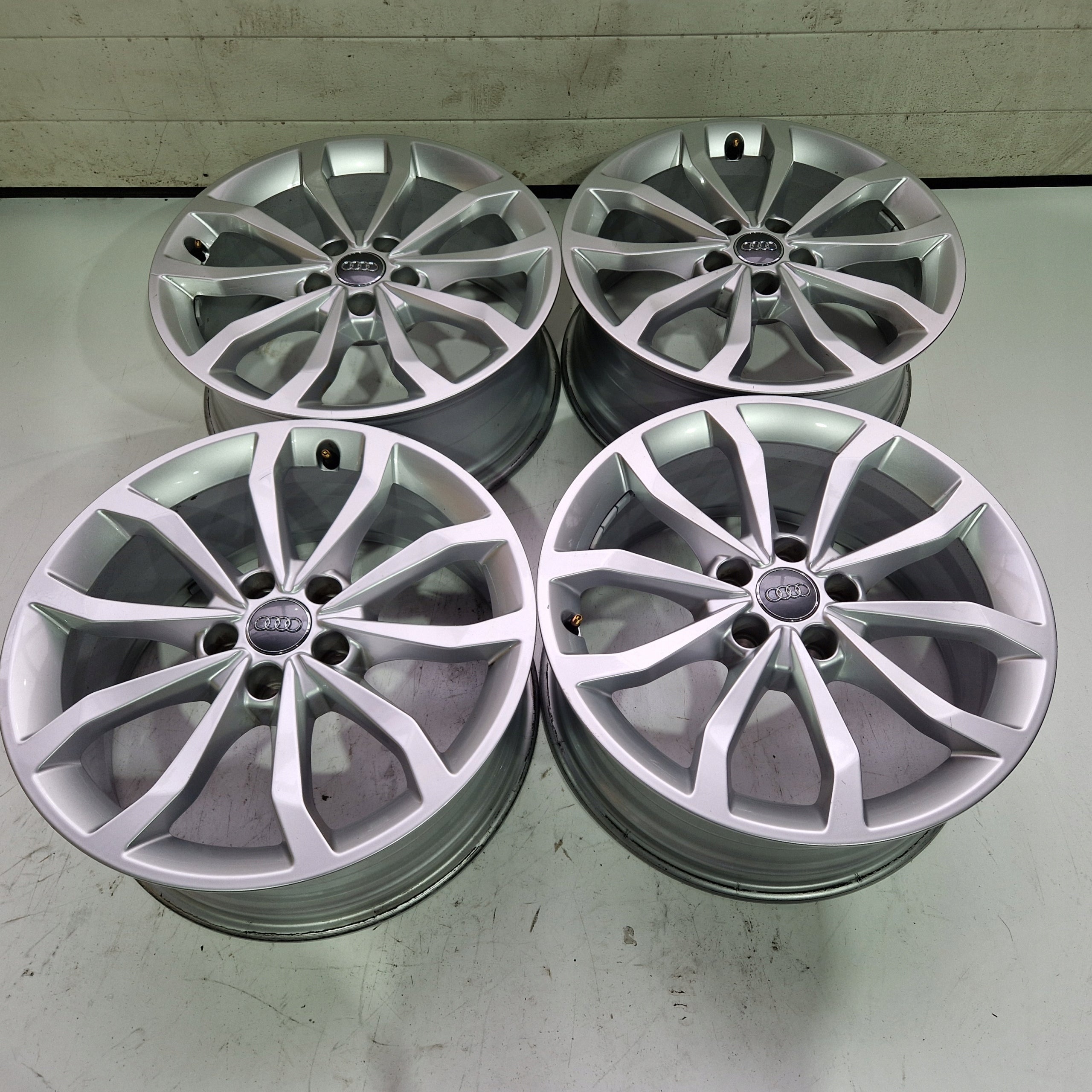 Alu Felge Audi A3 Q3 A6 Q5 A4 Aluminum rim 18 Zoll 7.5J 5x112 39ET