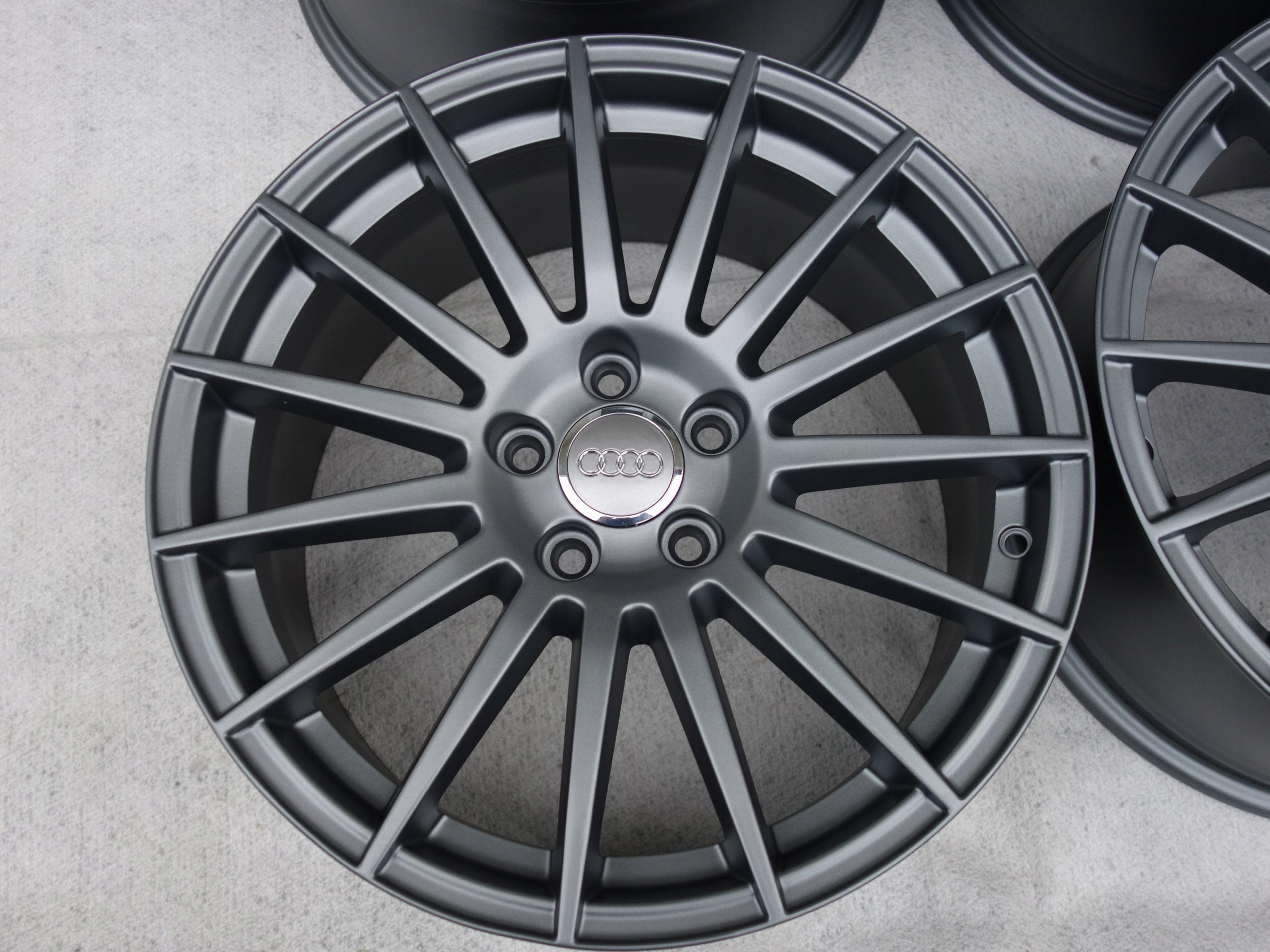 Alu Felge Audi A3 Q3 A6 S3 A4 S4 Aluminum rim 18 Zoll 8.0J 5x112 47ET