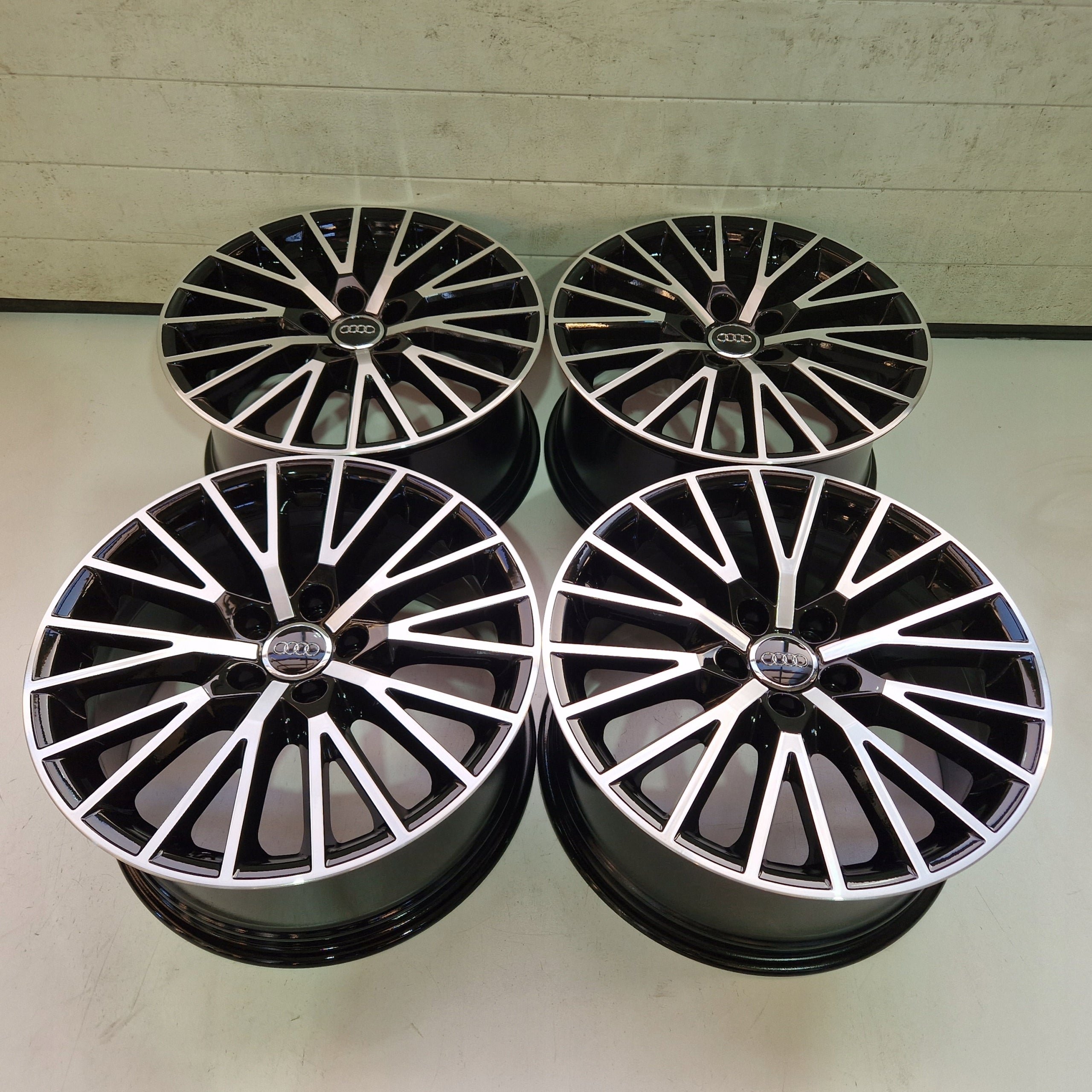 Alu Felge Audi A3 A6 TTS S3 A4 TT Aluminum rim 18 Zoll 8.5J 5x112 50ET