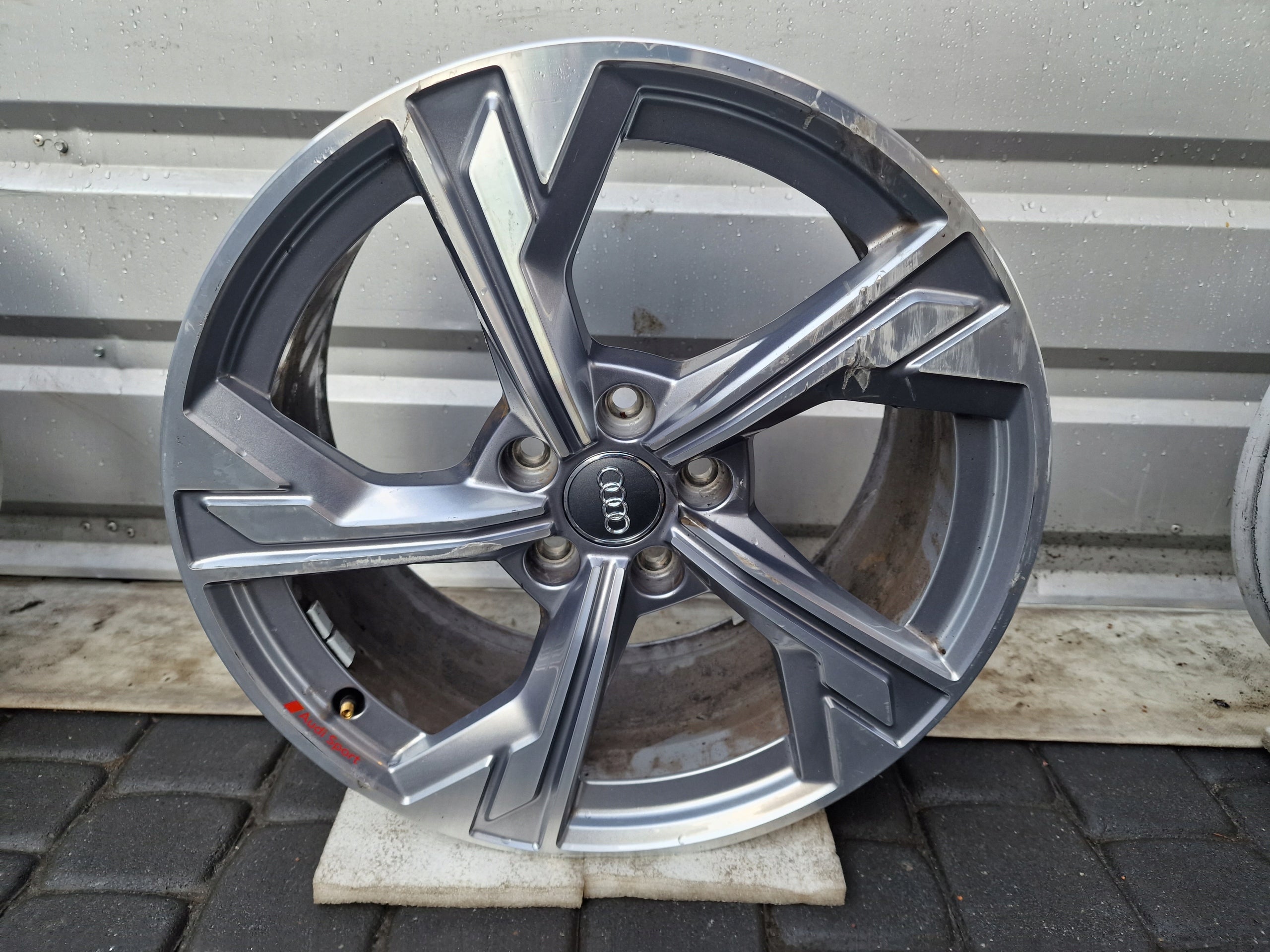  1x Alu Felge Audi A3 Q3 S3 Q2 Aluminum rim 18 Zoll 8.0J 5x112 46ET product image