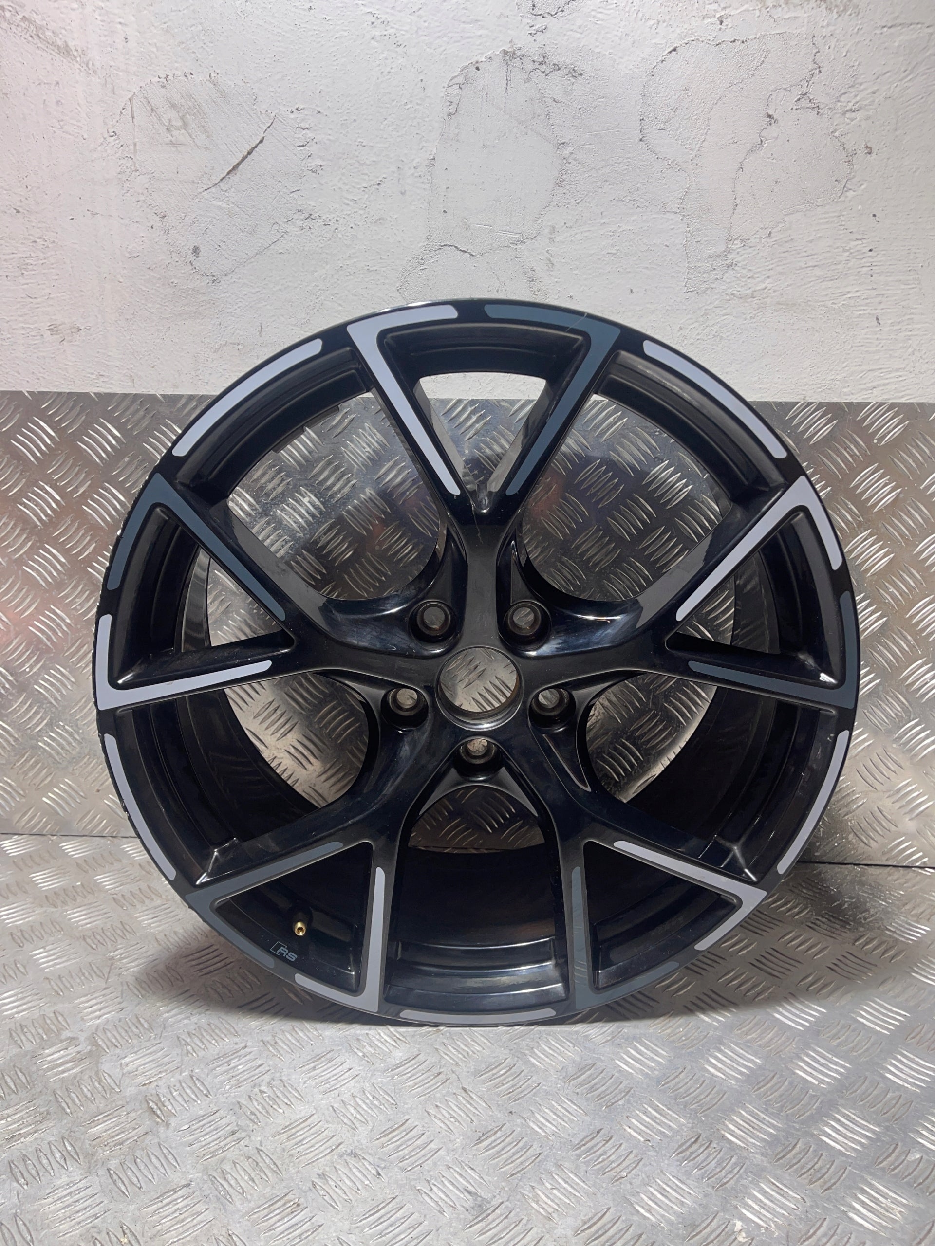  1x Alu Felge Audi A3 Q3 RS Q3 S3 RS3 19 Zoll 8.0J 5x112 46ET 8Y0601025BQ product image