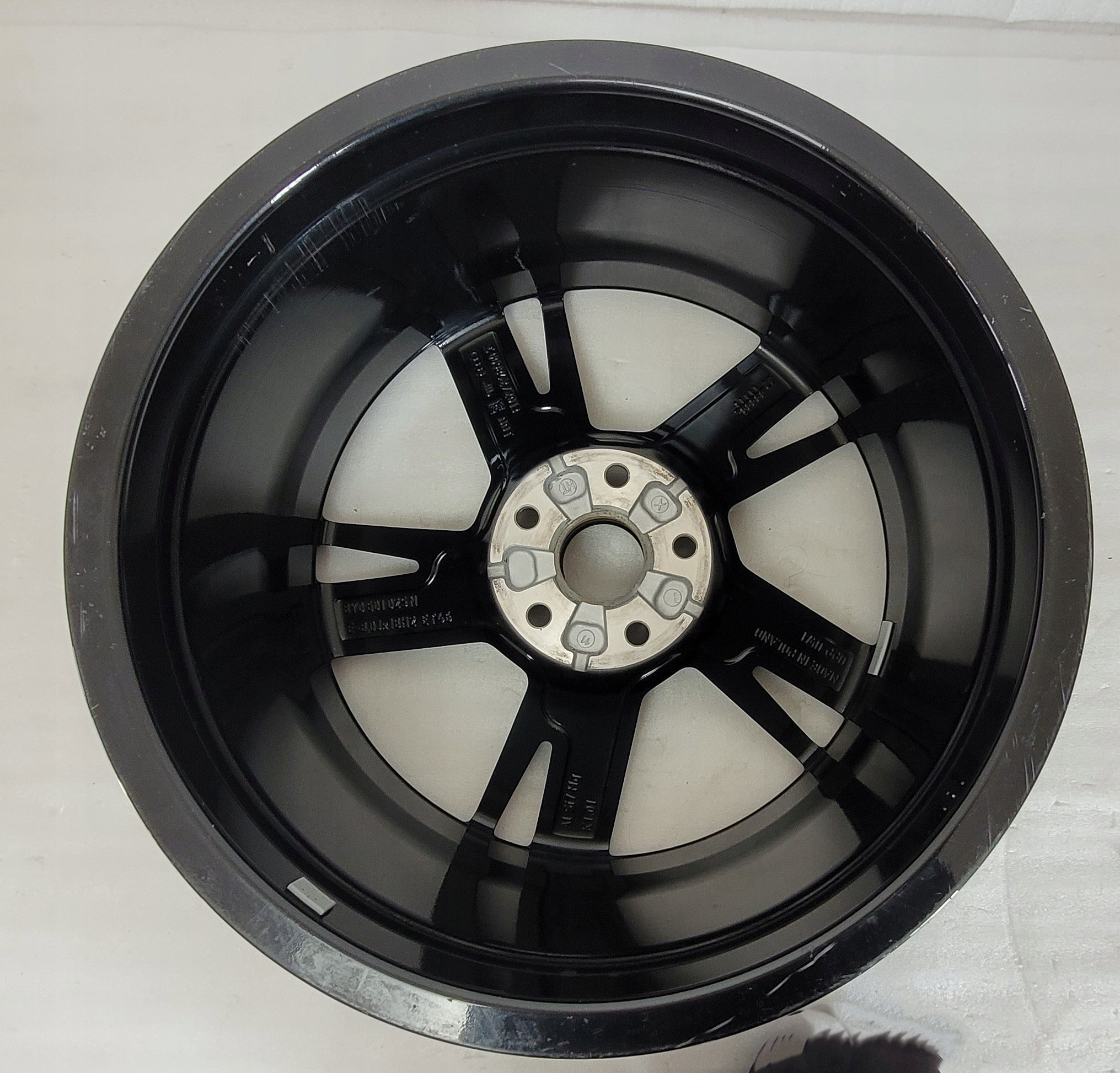 1x Alu Felge Audi A3 Q3 S3 Aluminum rim 18 Zoll 8.0J 5x112 46ET 8Y0601025N