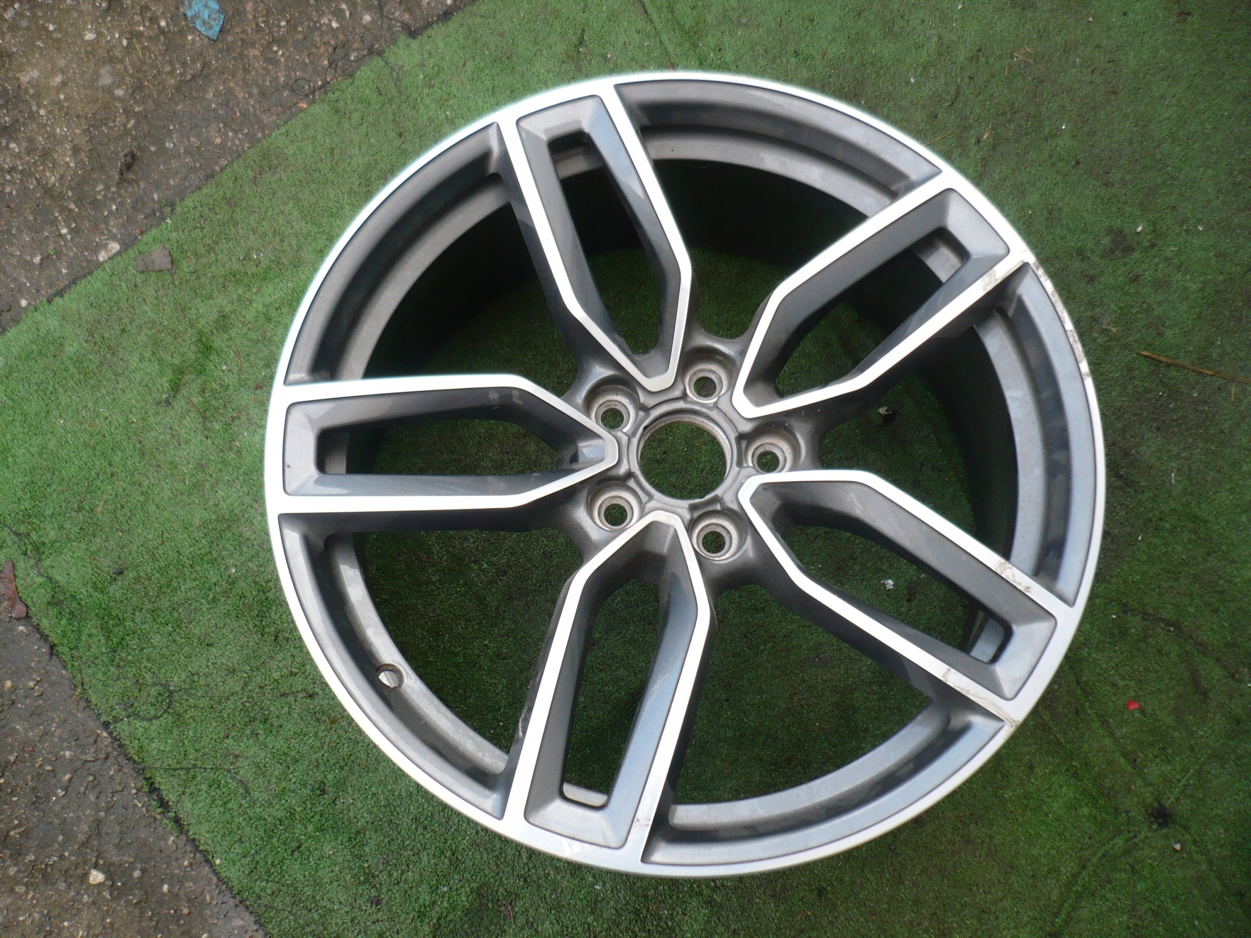  1x Alu Felge Audi A3 RS3 S3 Aluminum rim 19 Zoll 8.0J 5x112 49ET 8V0601015AB product image