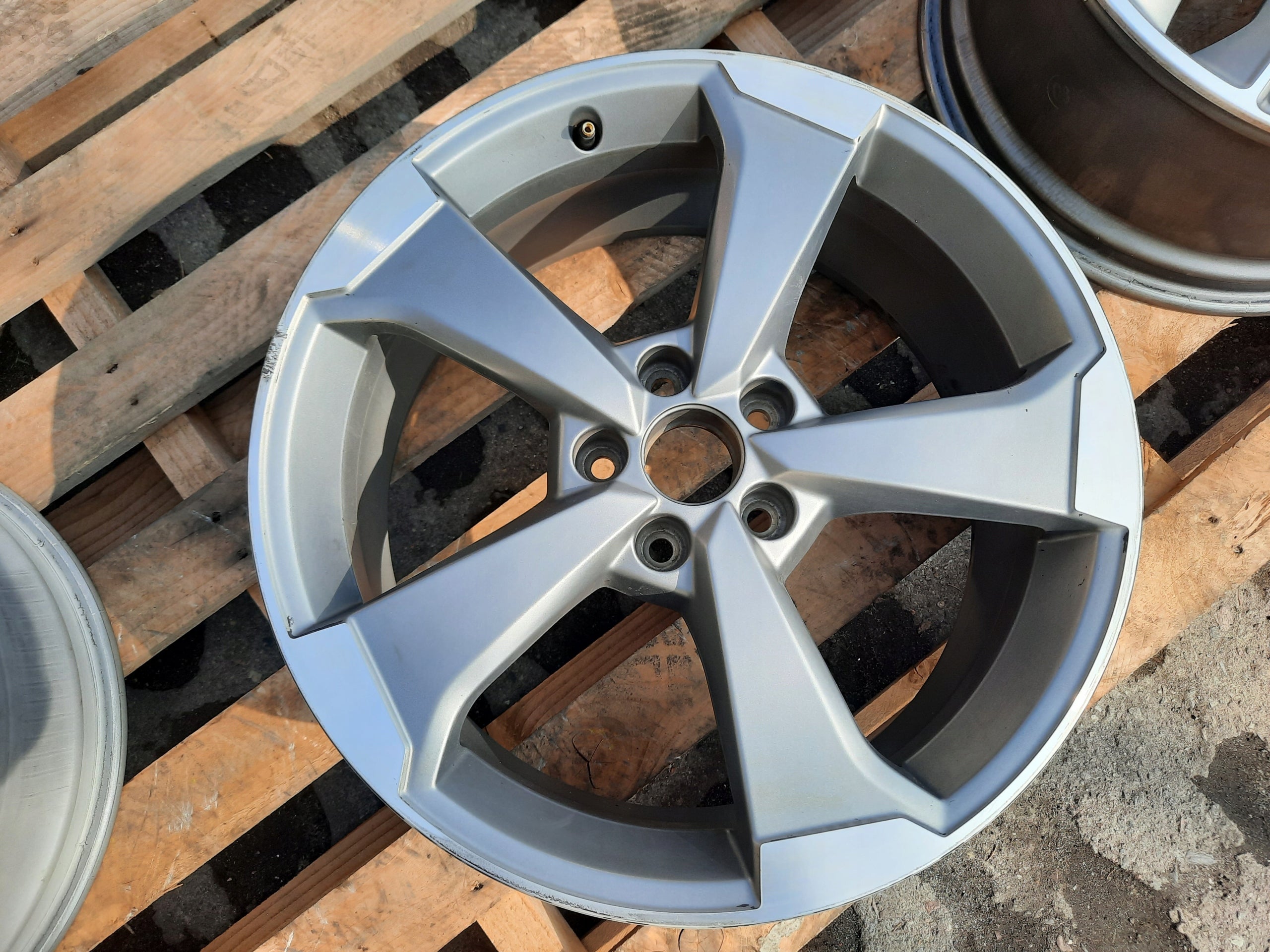 1x Alu Felge Audi A3 RS3 S3 Aluminum rim 19 Zoll 8.0J 5x112