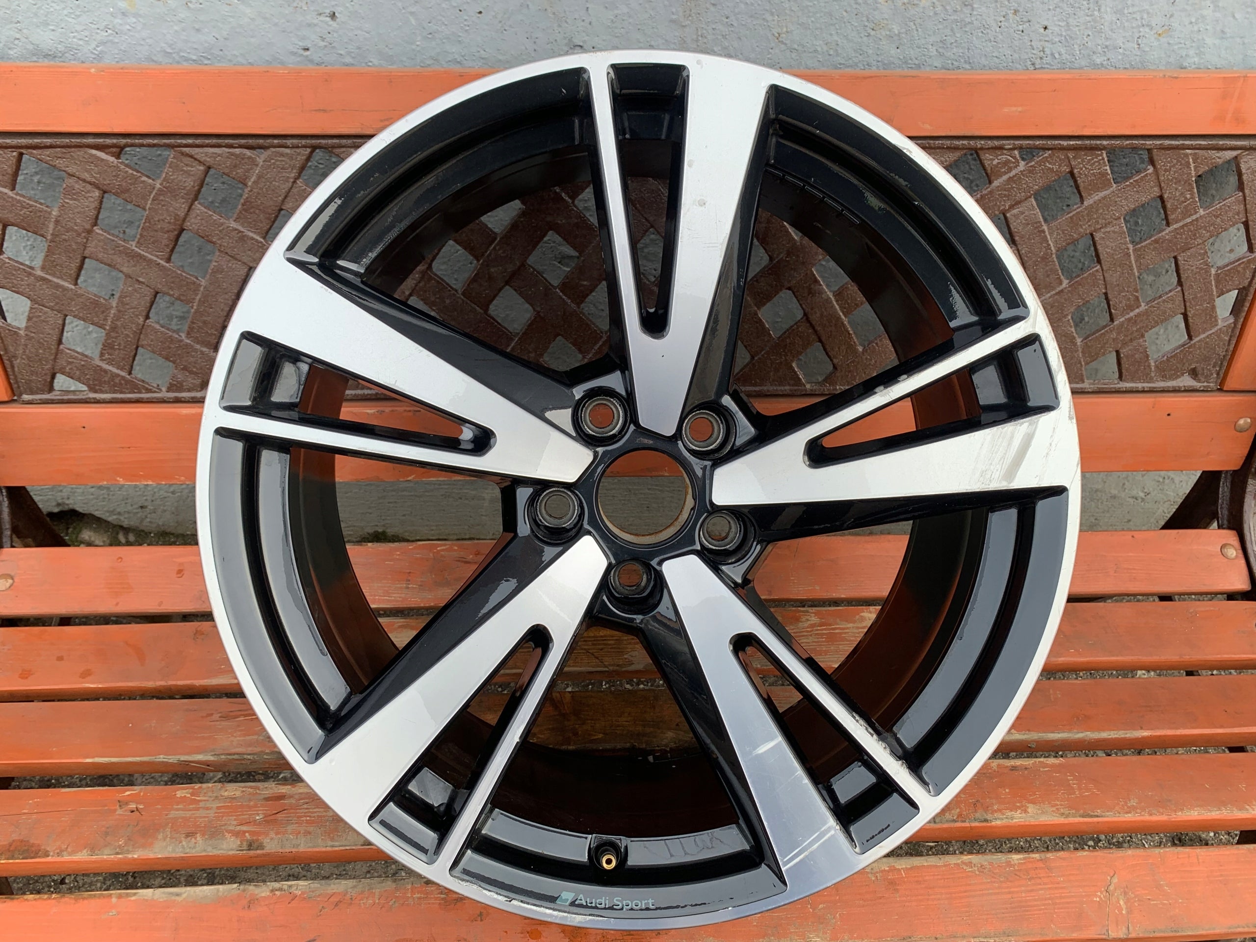  1x Alu Felge Audi A3 RS3 S3 Aluminum rim 19 Zoll 8.0J 5x112 49ET 8V0601025FH product image