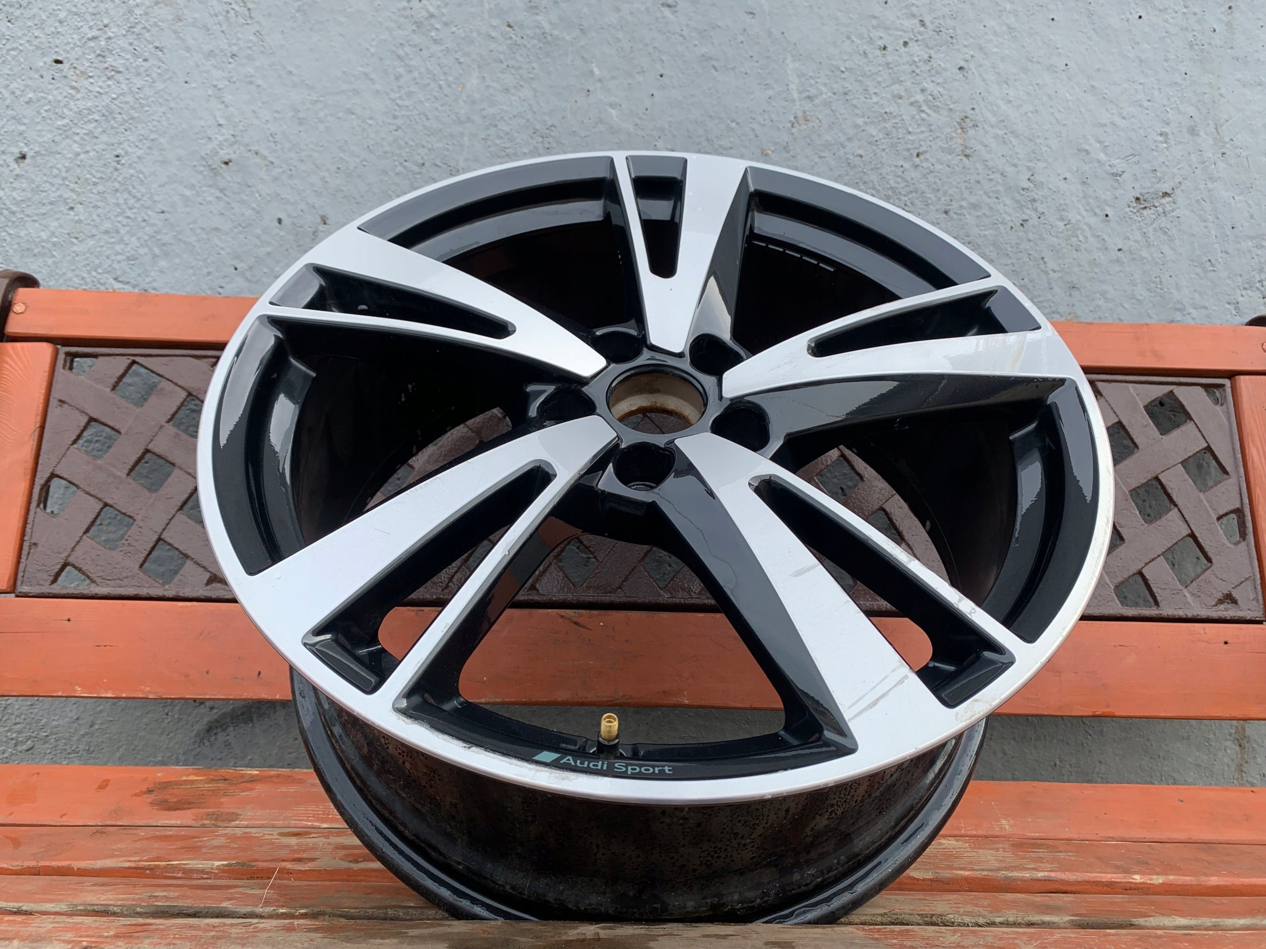 1x Alu Felge Audi A3 RS3 S3 Aluminum rim 19 Zoll 8.0J 5x112 49ET 8V0601025FH