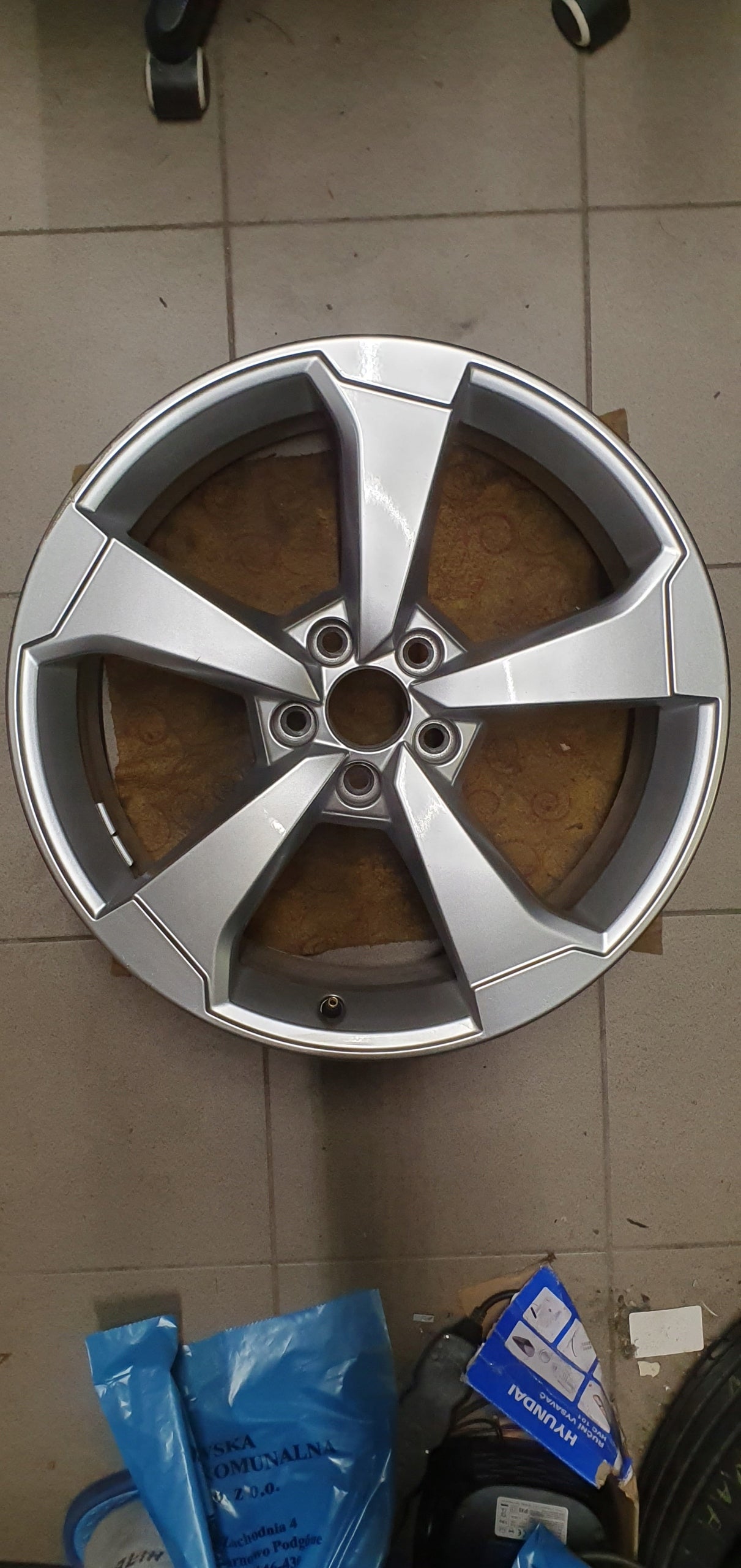  1x Alu Felge Audi A3 RS3 S3 Aluminum rim 19 Zoll 8.0J 5x112 49ET 8V0601025CE product image