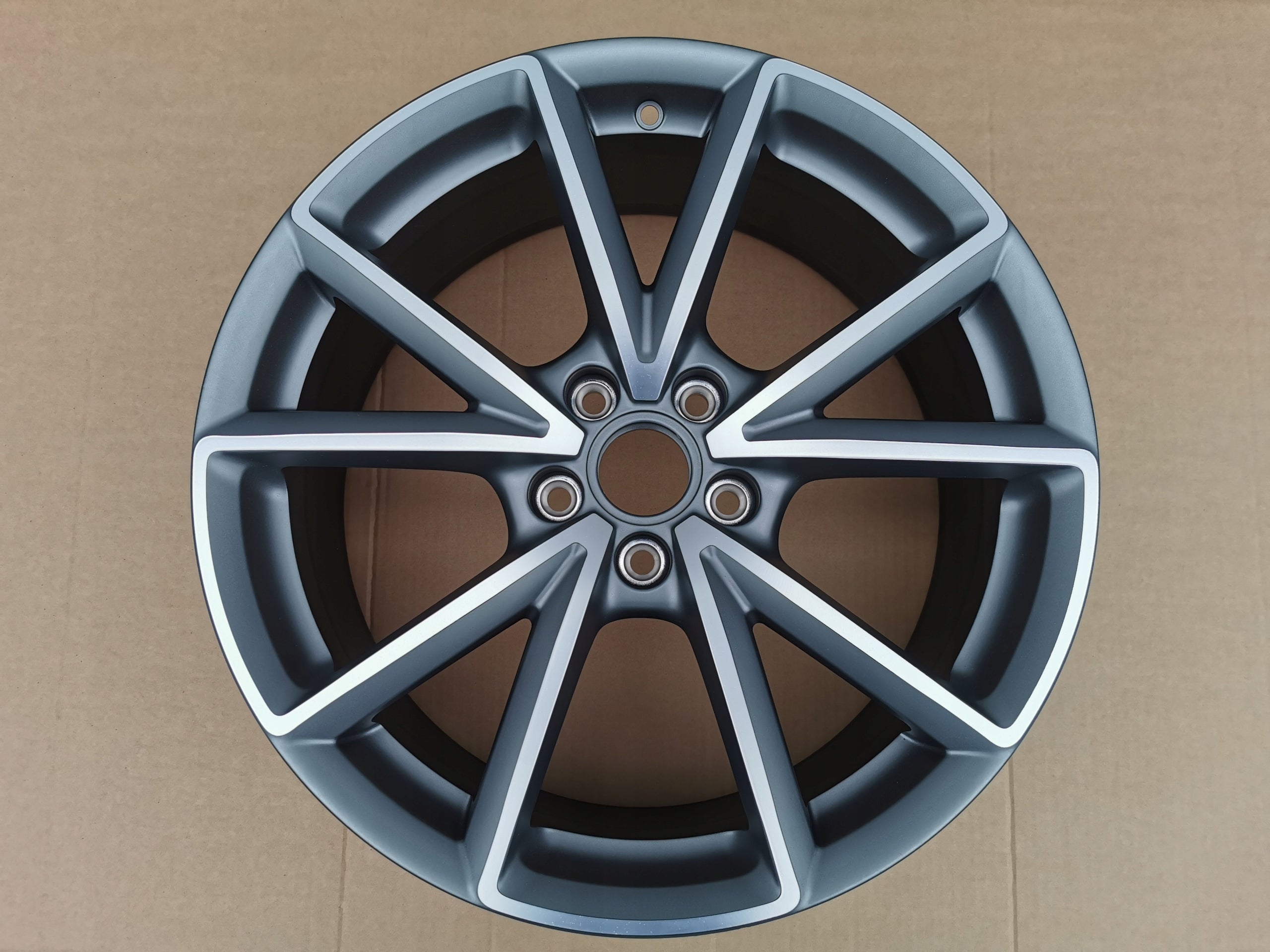  1x Alu Felge Audi A3 RS3 S3 Aluminum rim 19 Zoll 8.0J 5x112 49ET 8V0601025AT product image