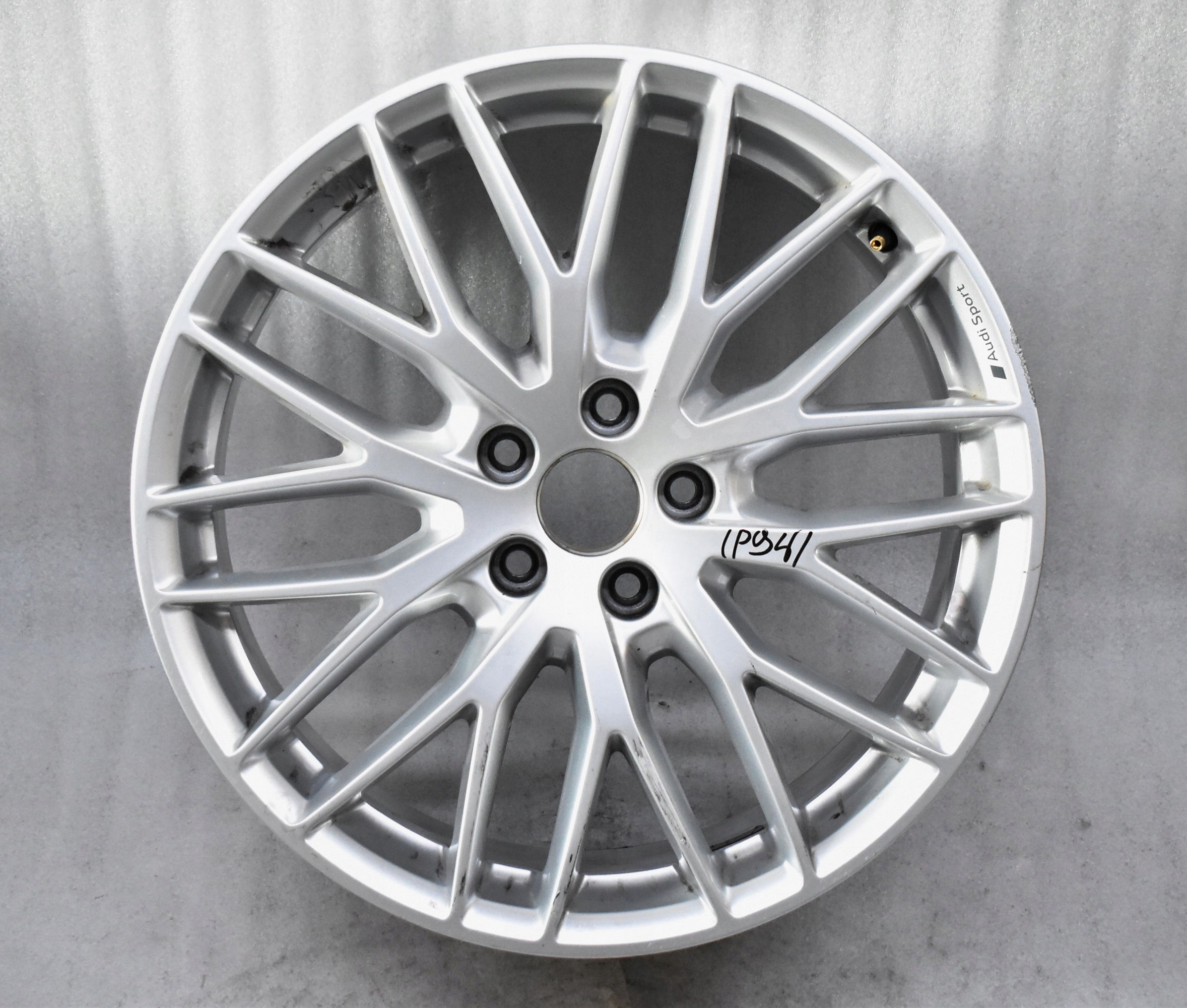  1x Alu Felge Audi A3 RS3 S3 Aluminum rim 19 Zoll 8.0J 5x112 49ET 8V0601025FF product image