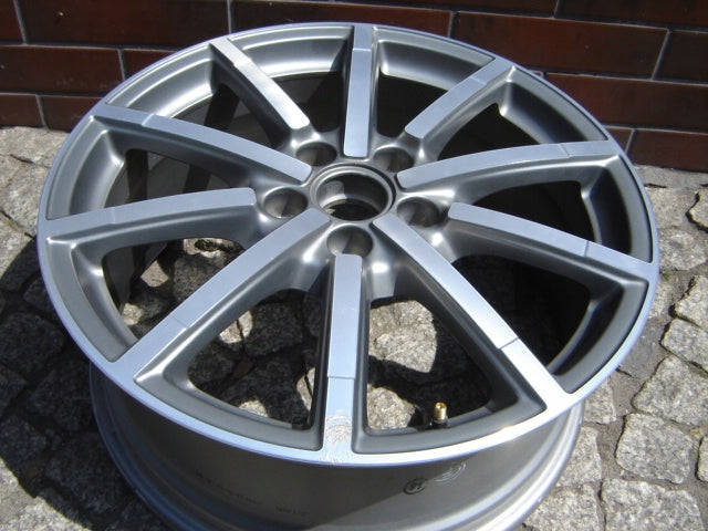 1x Alu Felge Audi A3 RS3 S3 Aluminum rim 18 Zoll 7.5J 5x112 51ET 8V0601025AM